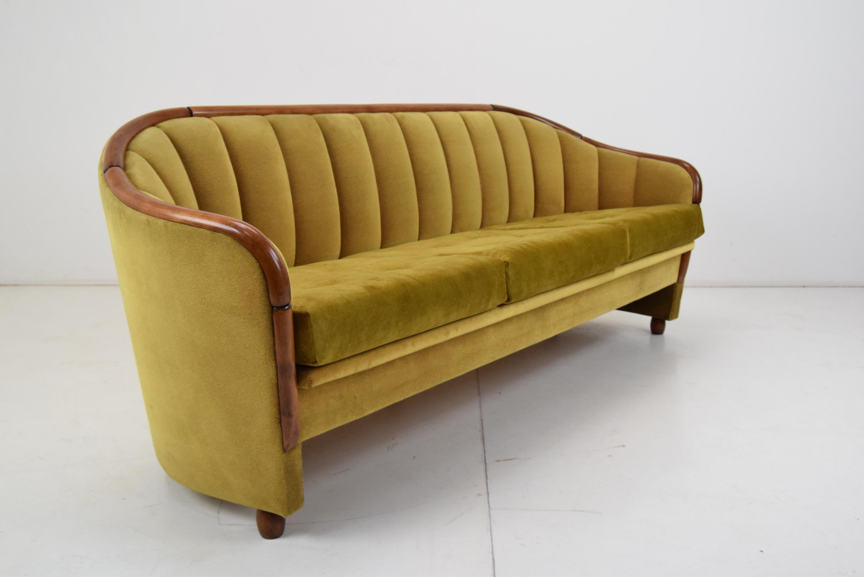Czech Mid-Century 3-Seat Sofa in the Style of Gio Ponti, 1950's