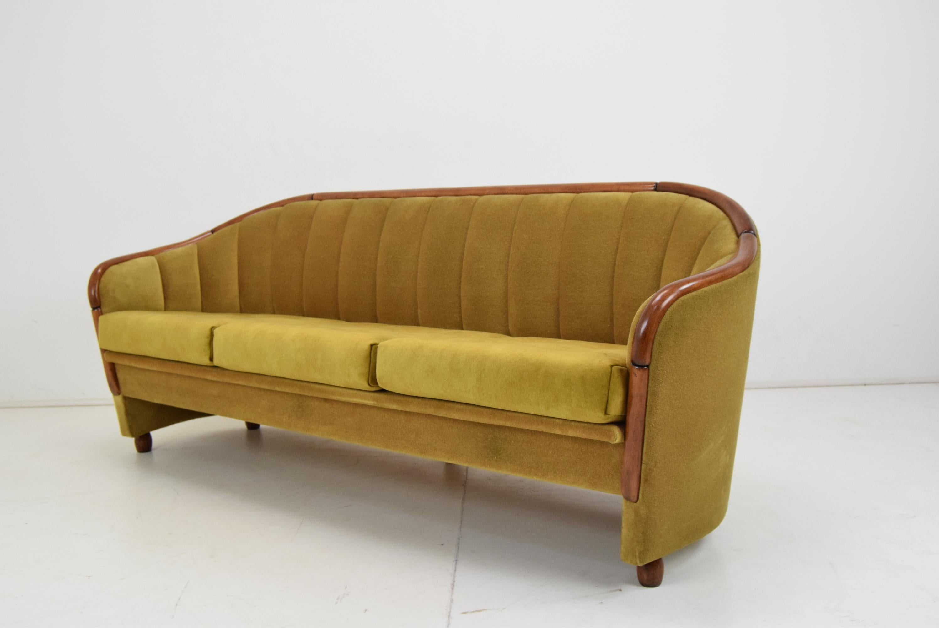 Mid-Century 3-Seat Sofa in the Style of Gio Ponti, 1950's 1