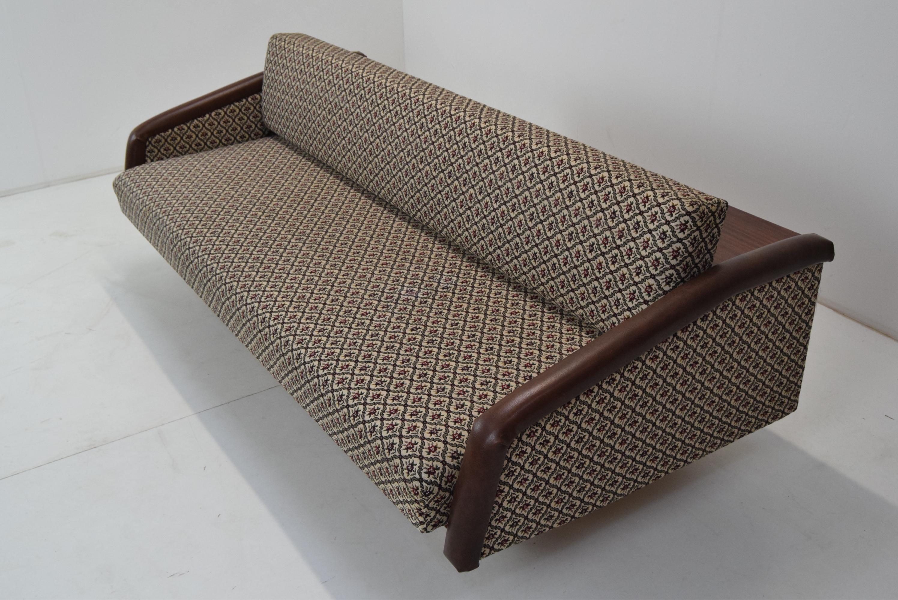 Mid-Century 3-Seat Sofa or Daybed, Jitona, 1970's For Sale 2
