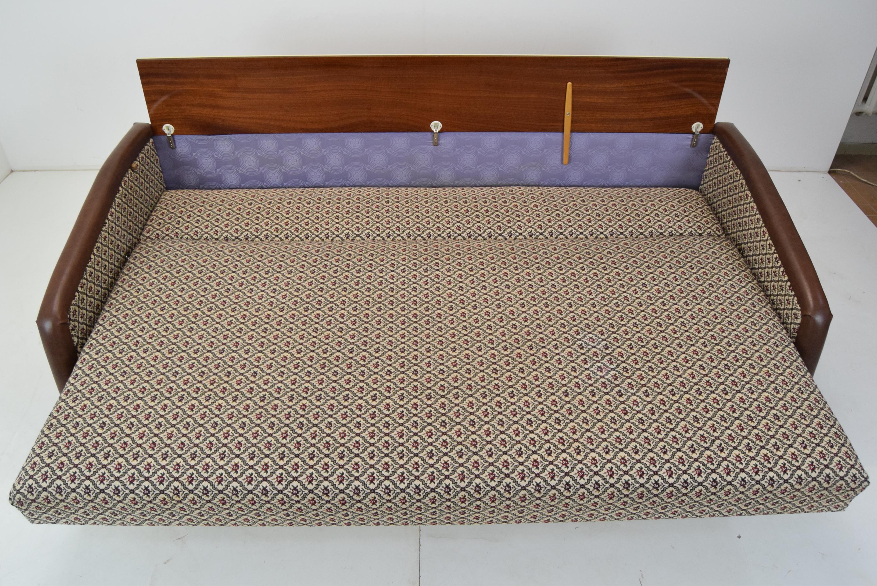 Fabric Mid-Century 3-Seat Sofa or Daybed, Jitona, 1970's For Sale