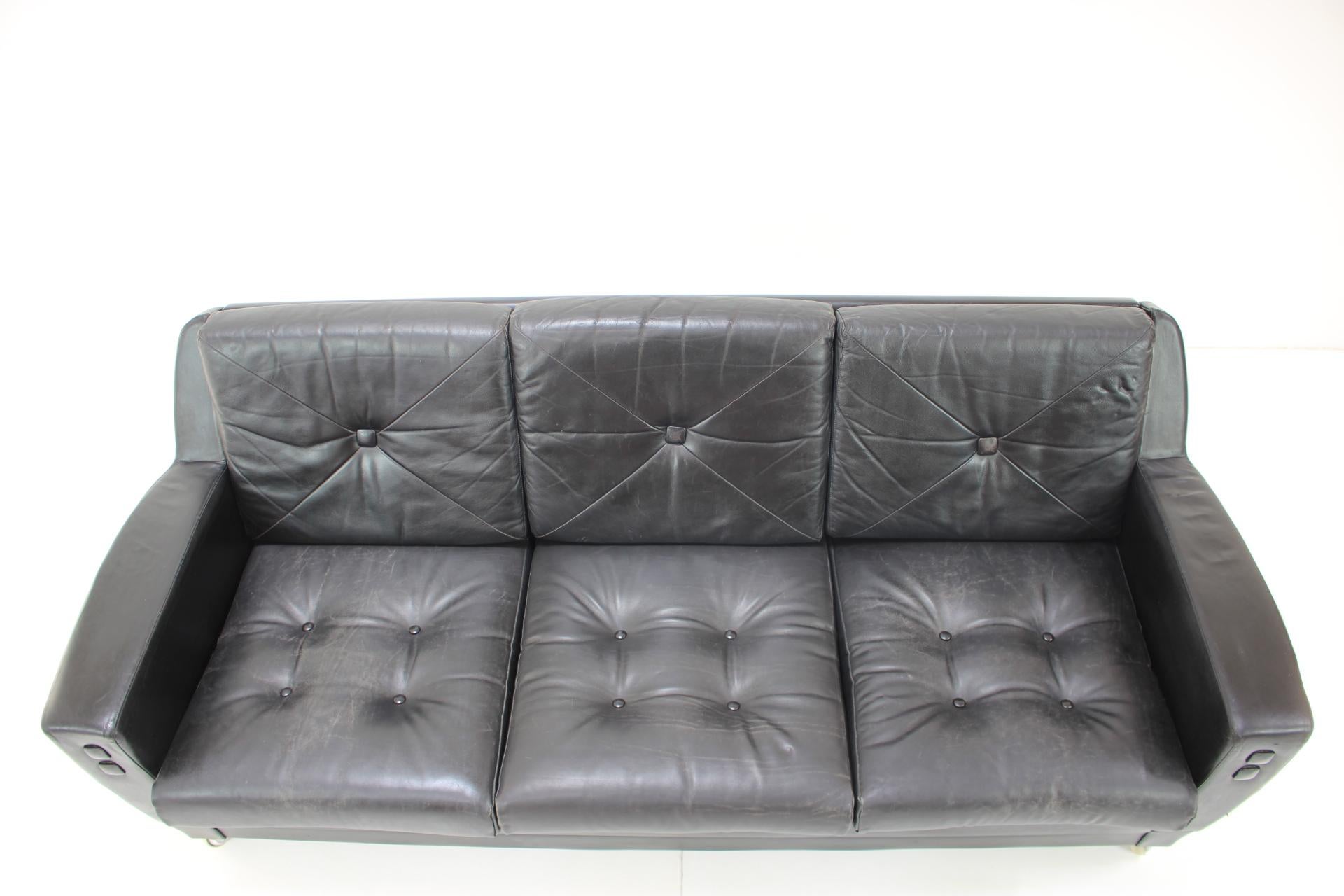 Mid-Century Modern Mid-Century 3-Seater Sofa, 1960's For Sale