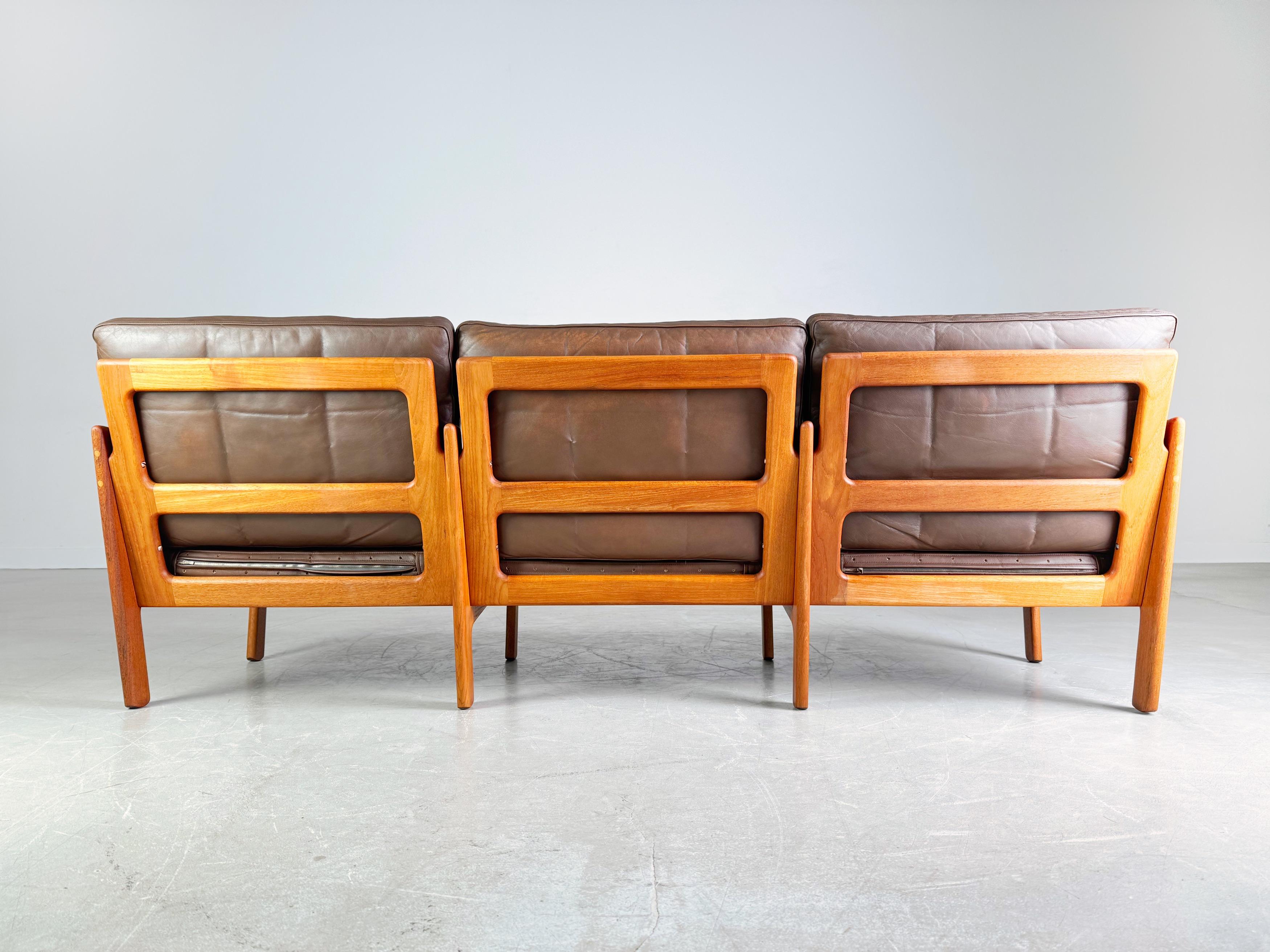 Divano a 3 posti di metà secolo Niels Eilersen Illum Wikkelsø Couch Teak in vendita 5
