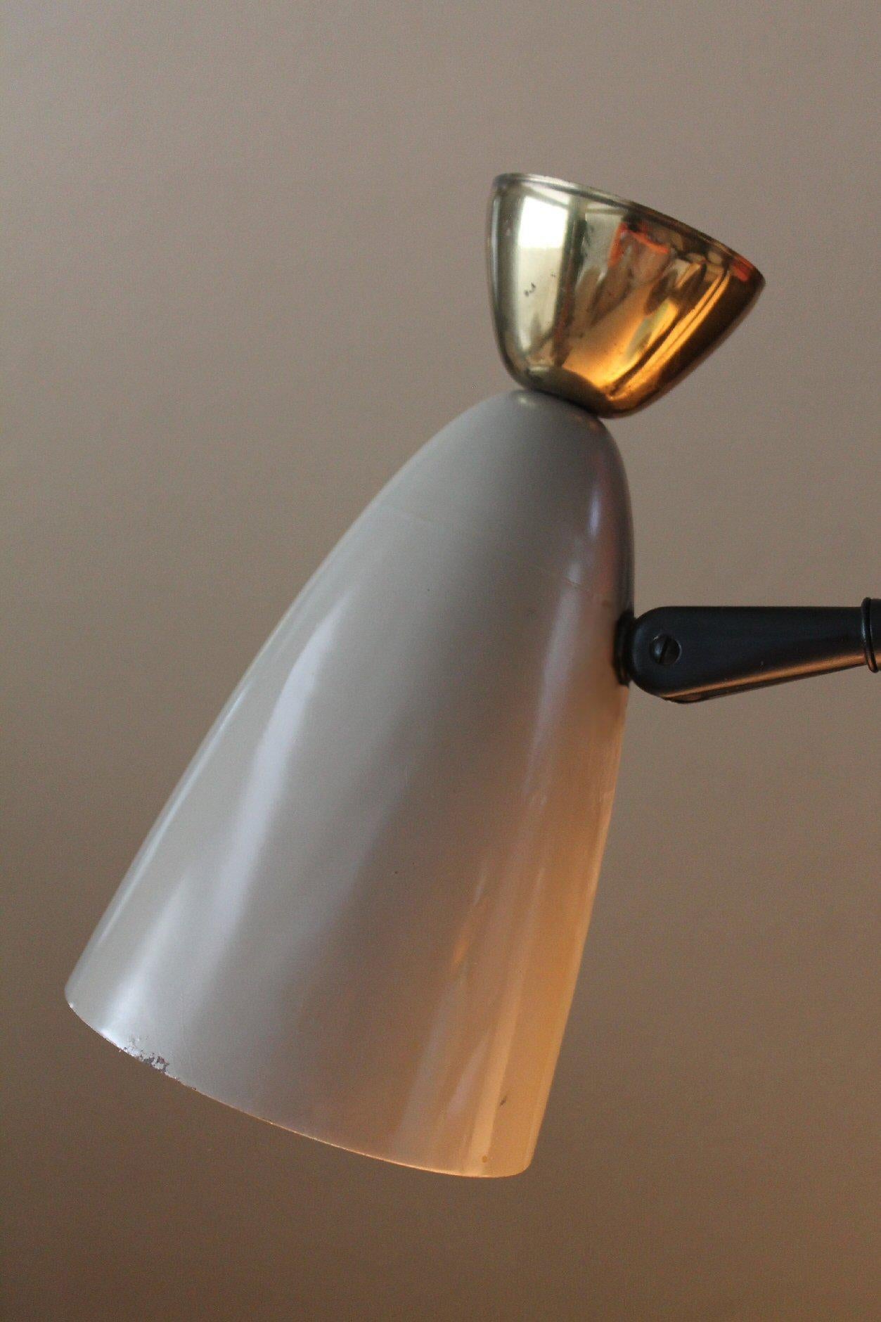 20ième siècle Lampe de table à 3 abat-jour Mid Century. Lightolier Thurston Triennale - Style italien, 1950 en vente