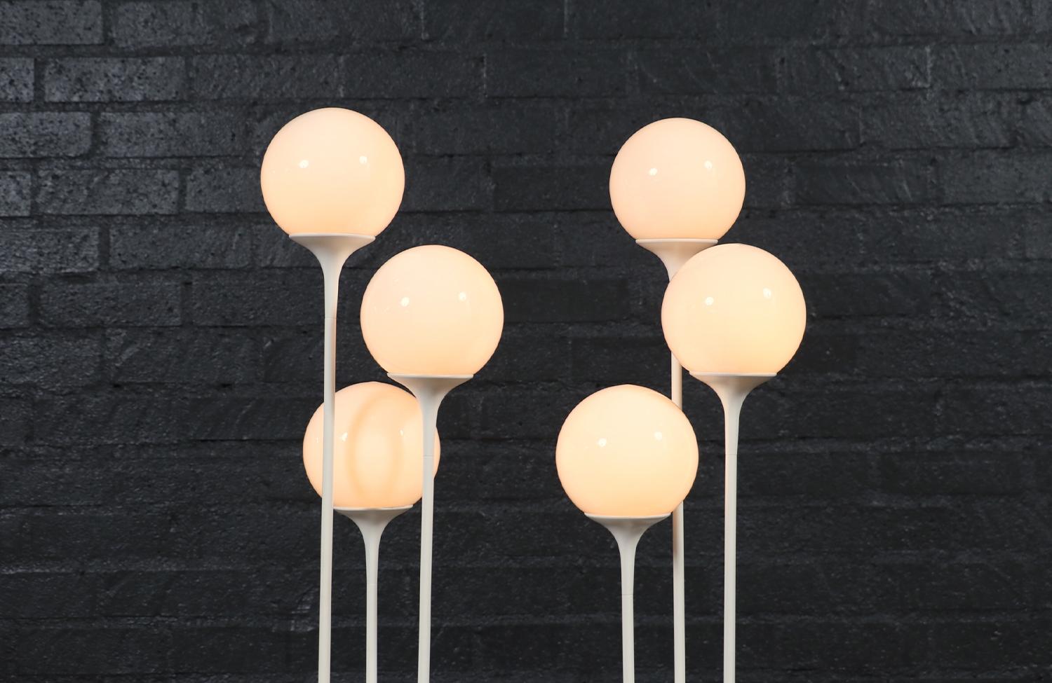 Américain Lampes de table orbe à 3 niveaux du milieu du siècle par Lightolier en vente