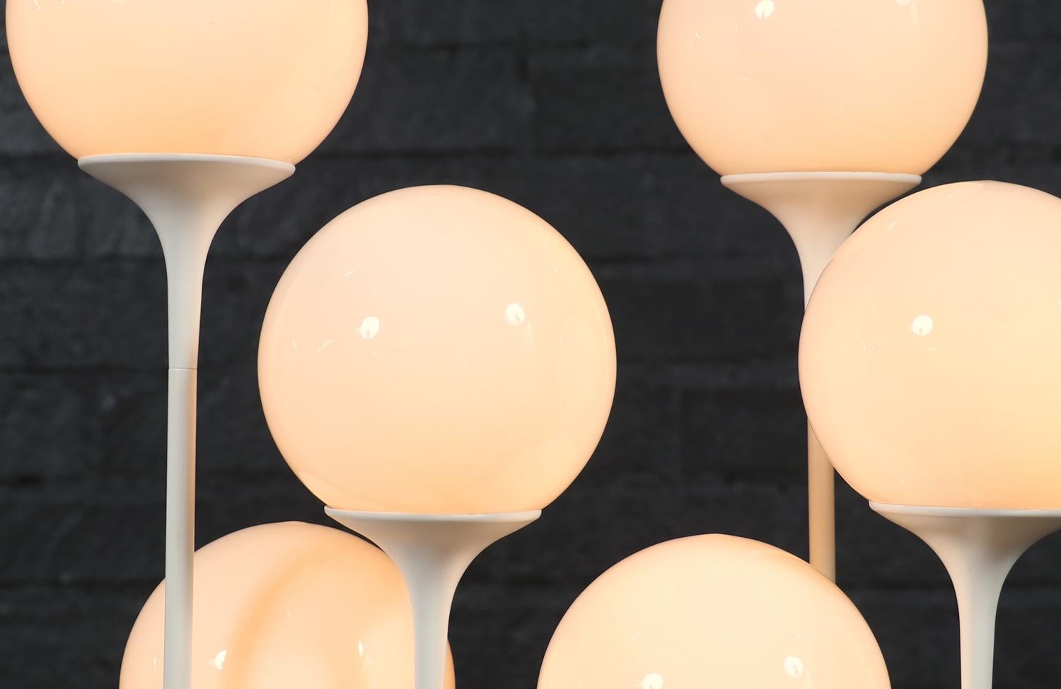 Métal Lampes de table orbe à 3 niveaux du milieu du siècle par Lightolier en vente