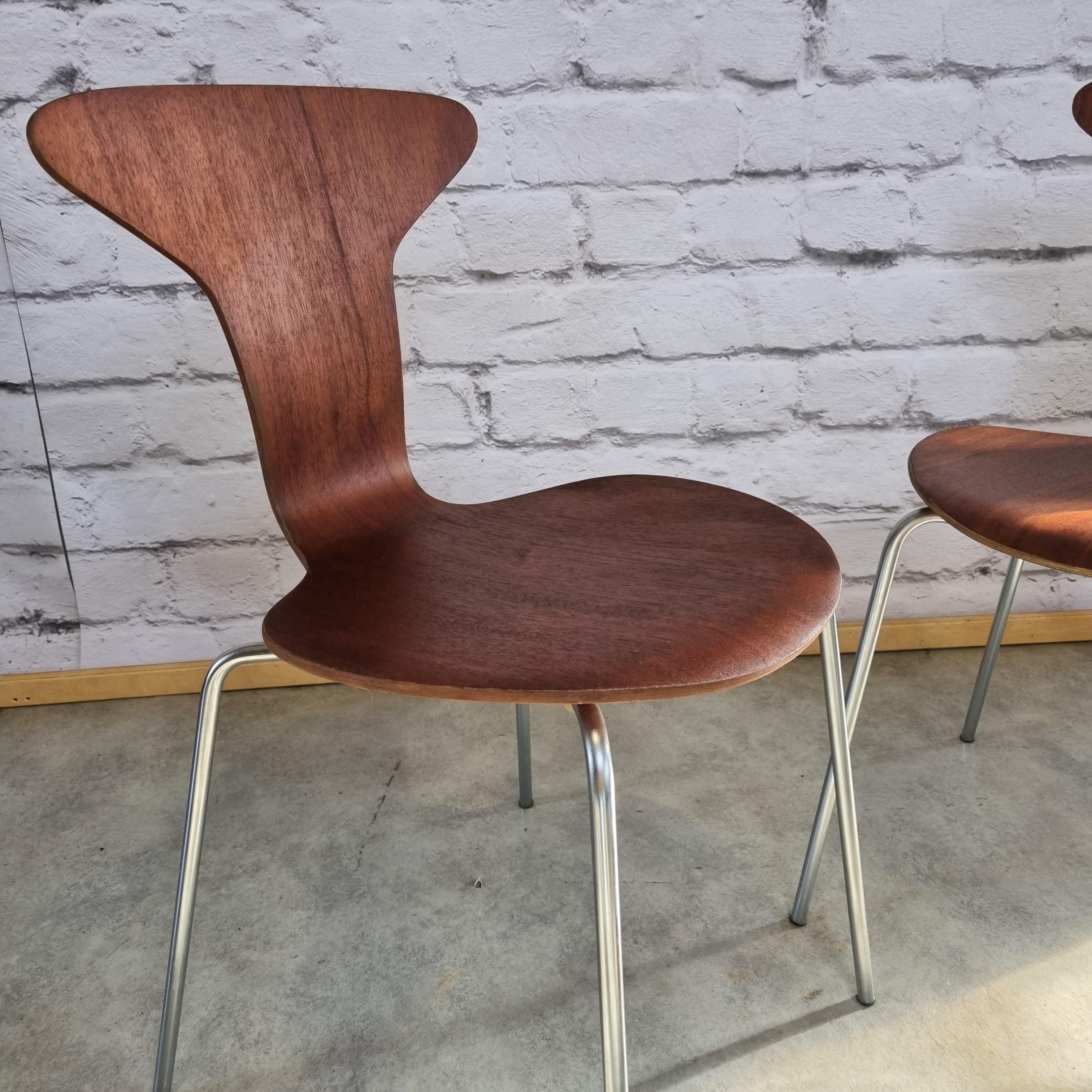 Mid Century 3105 Mosquito Chairs by Arne Jacobsen for Fritz Hansen Set of 2 4