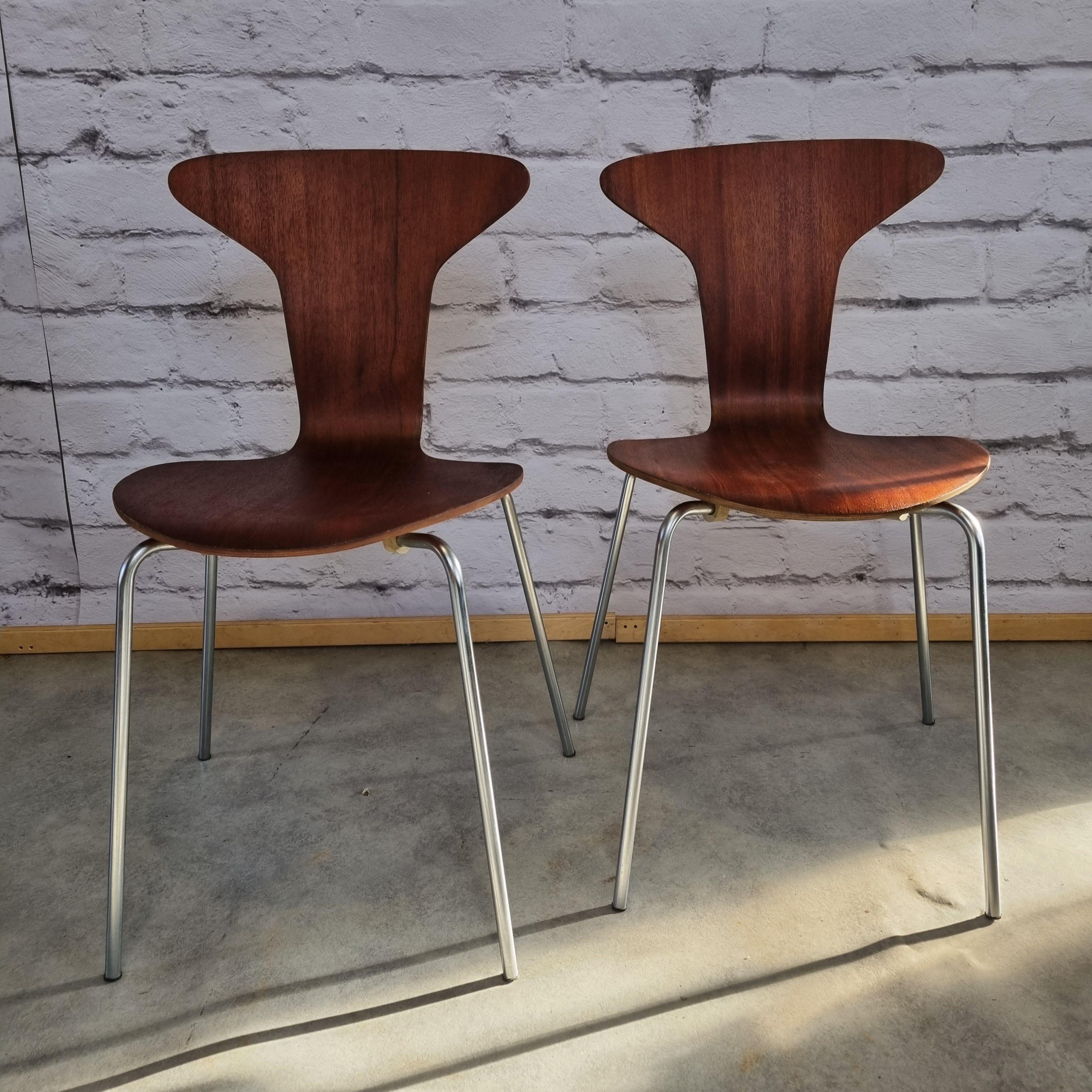 Mid Century 3105 Mosquito Chairs by Arne Jacobsen for Fritz Hansen Set of 2 In Good Condition In Bunnik, NL