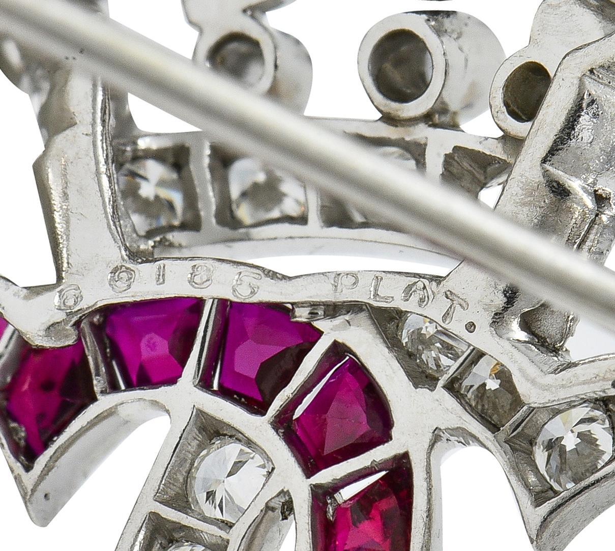 Mid-Century 3,16 CTW Diamant Rubin Platin Vintage Herz Krone Brosche im Zustand „Hervorragend“ im Angebot in Philadelphia, PA