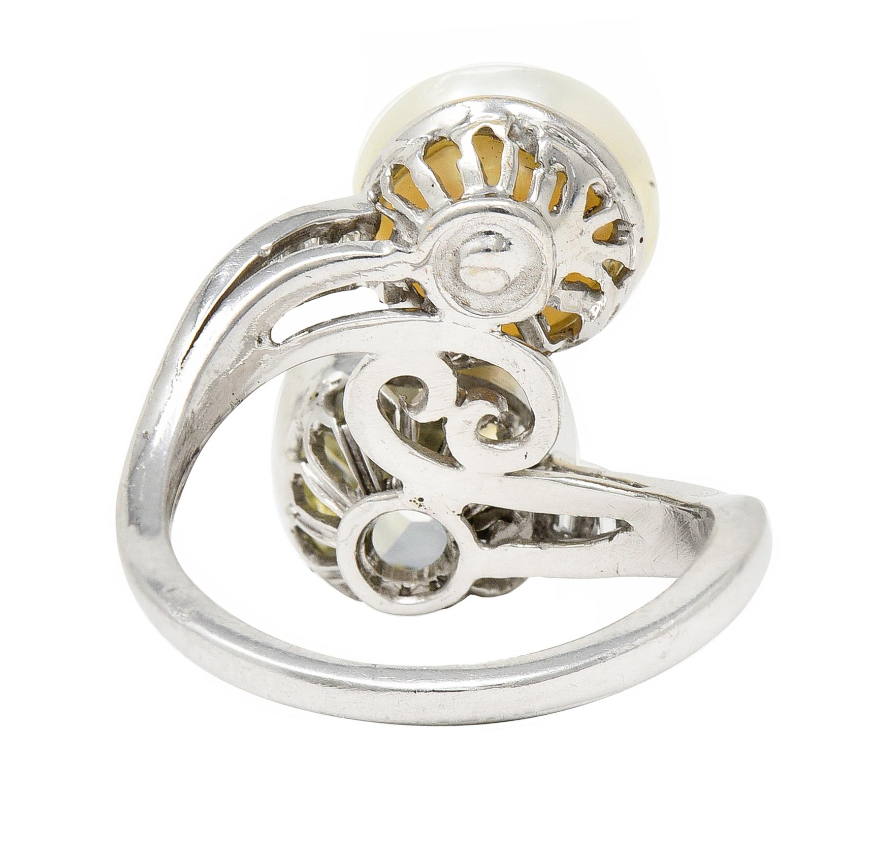 Mid-Century 3.52 CTW Diamond Pinctada Pearl Platinum Toi-Et-Moi Vintage Ring GIA For Sale 3