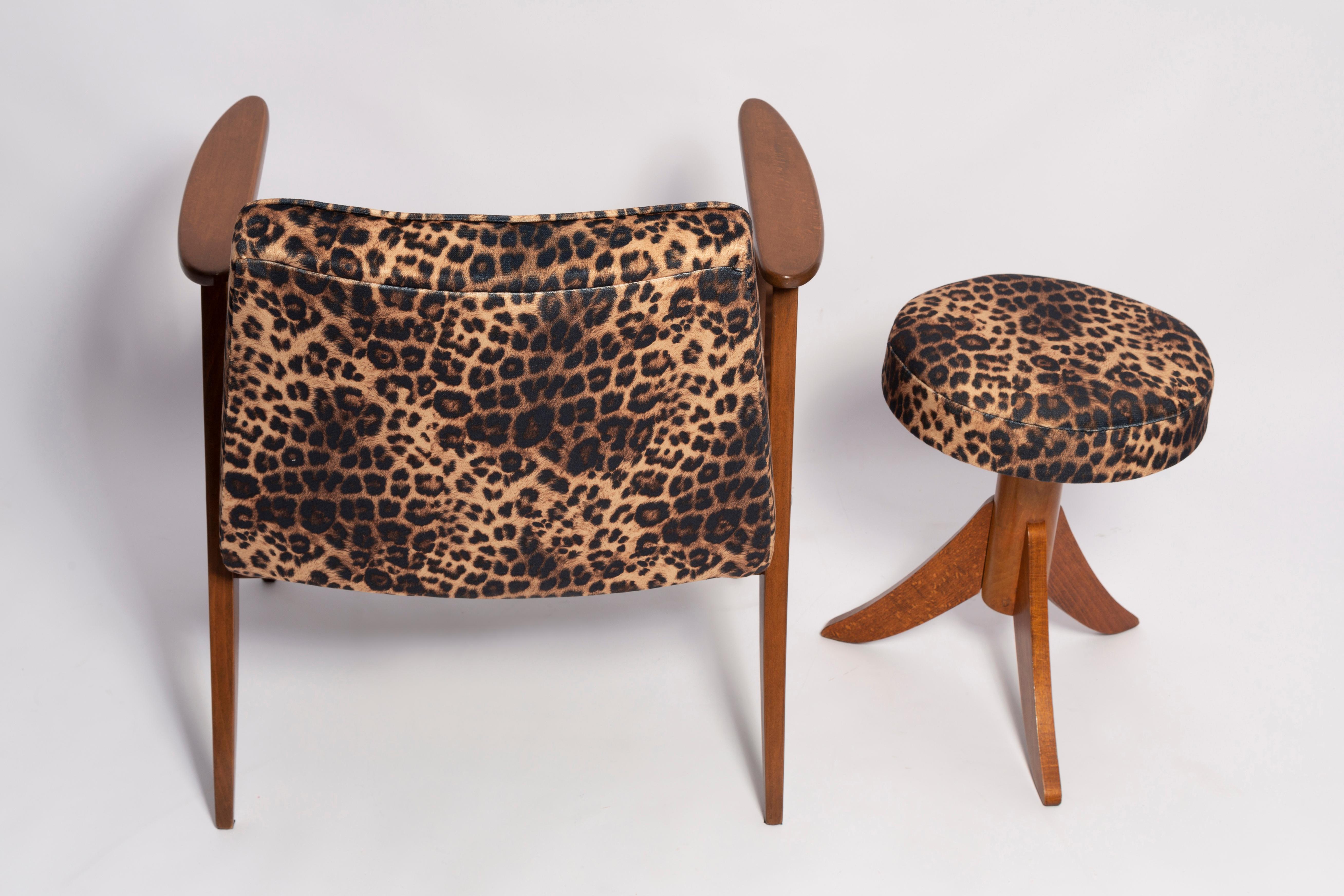 20th Century Mid-Century 366 Armchair and Stool in Leopard Velvet, by Chierowski, Europe 1960s For Sale