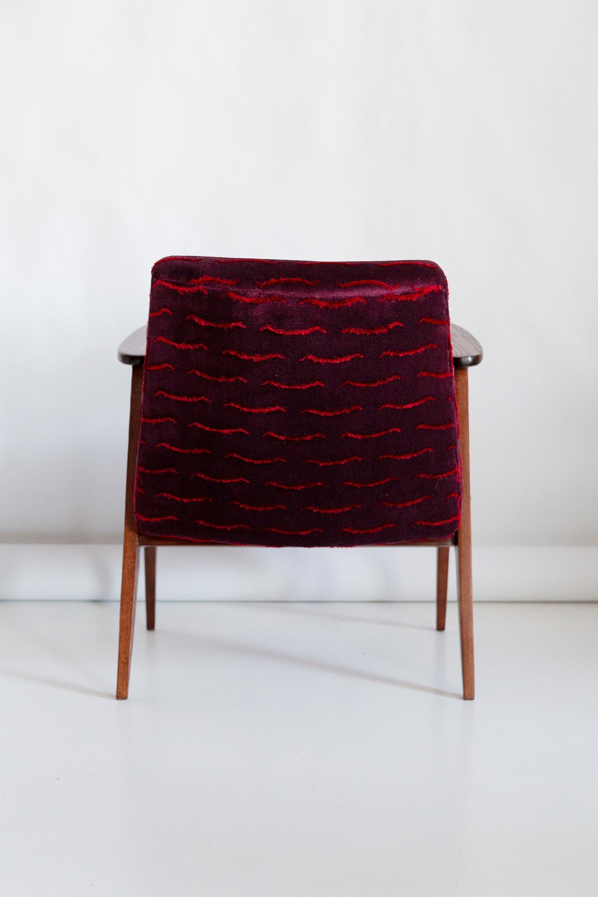 Mid-Century 366 Armchair, Dark Red Velvet, by Jozef Chierowski, Europe, 1960s For Sale 3