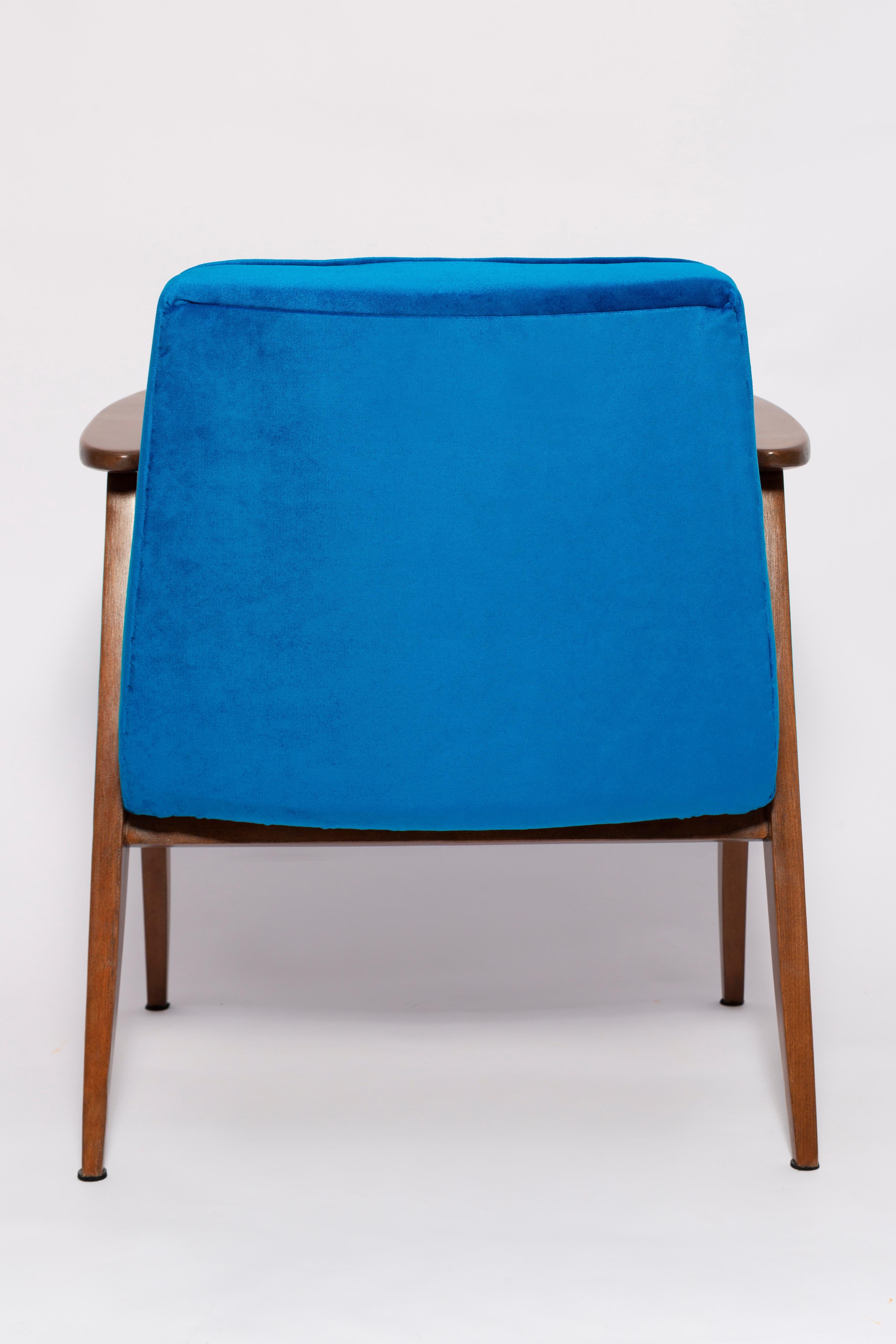 Mid-Century 366 Armchair in Blue Velvet, by Jozef Chierowski, Europe 1960s For Sale 3