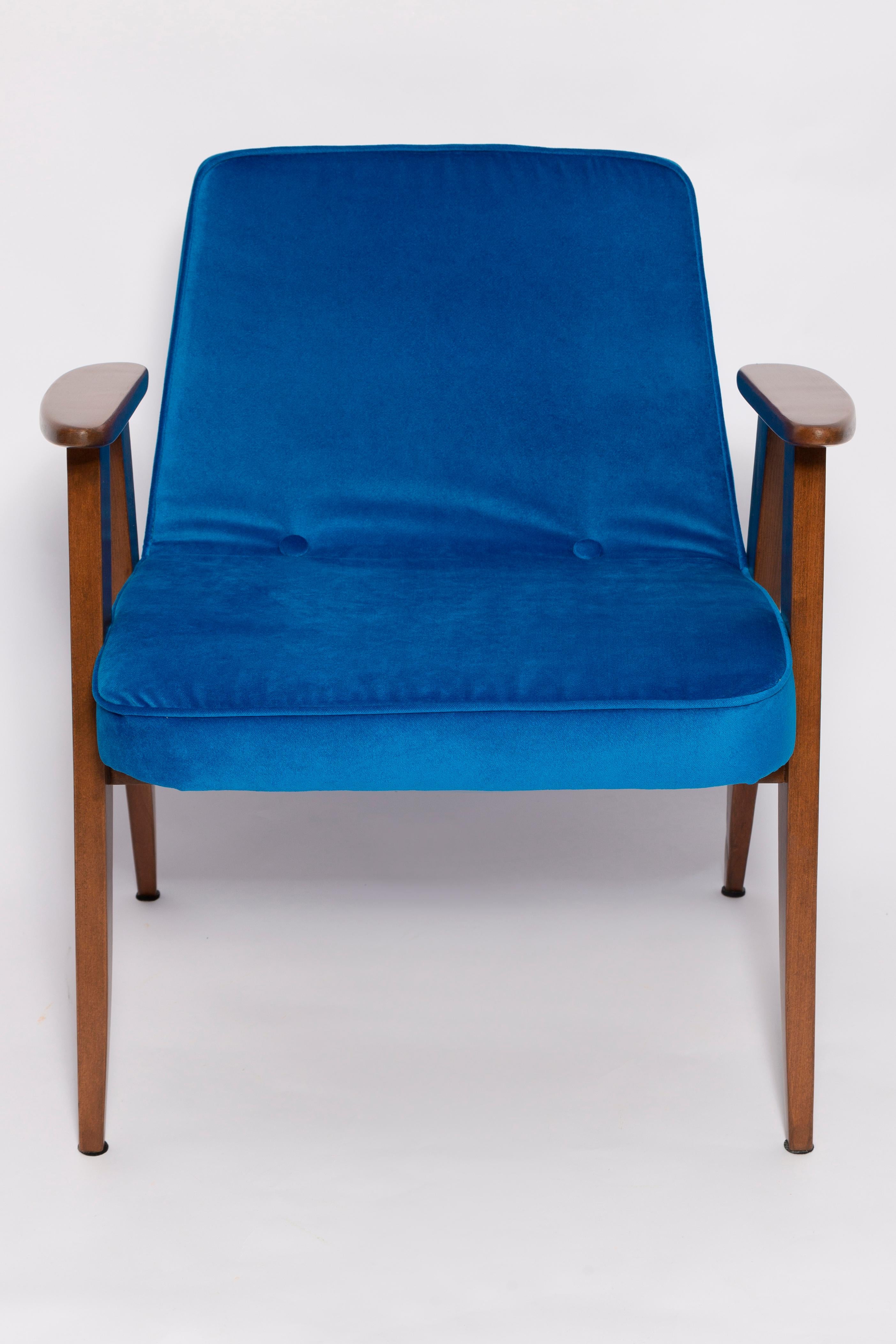 Mid-Century 366 Armchair in Blue Velvet, by Jozef Chierowski, Europe 1960s For Sale 4
