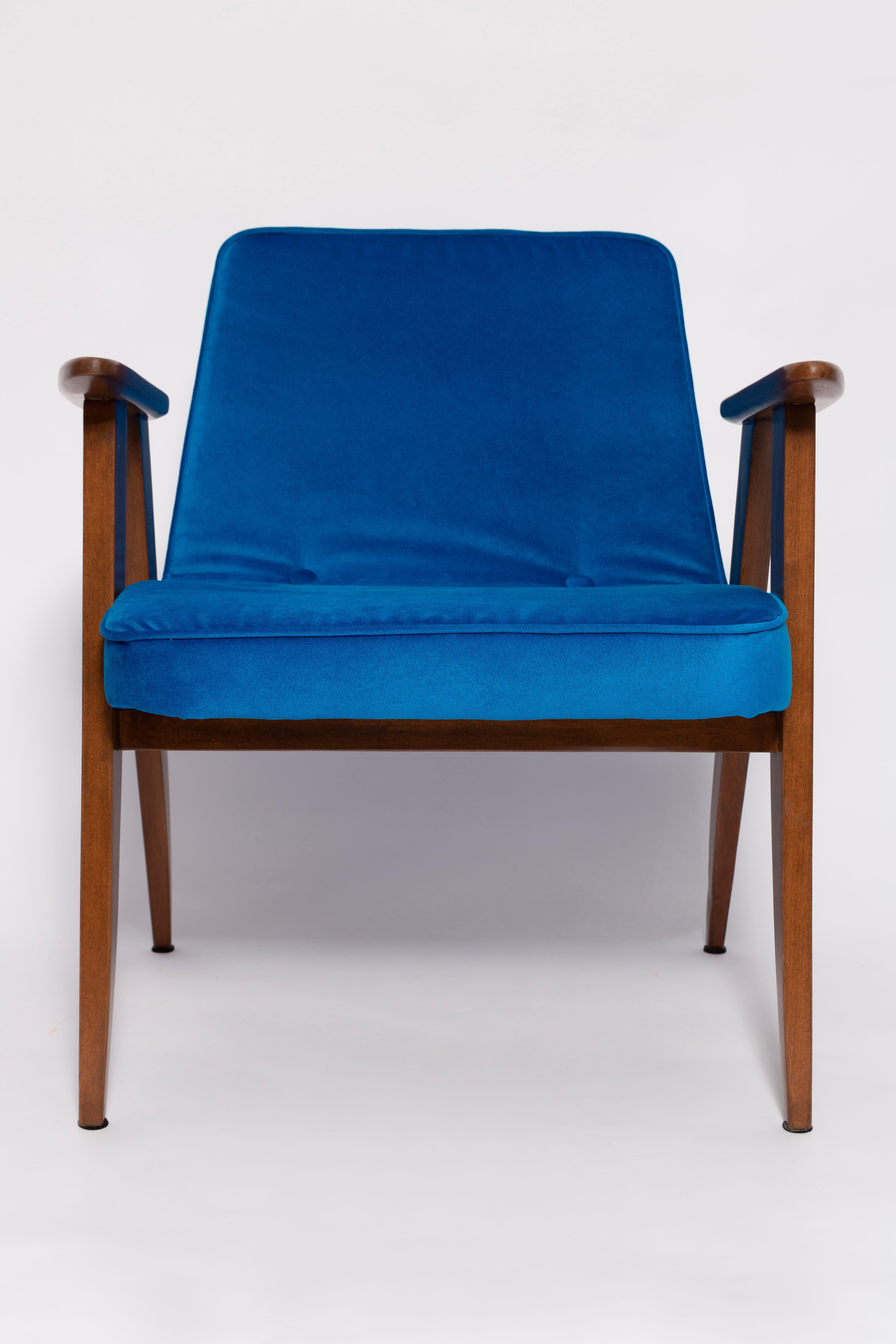 Mid-Century 366 Armchair in Blue Velvet, by Jozef Chierowski, Europe 1960s For Sale 5