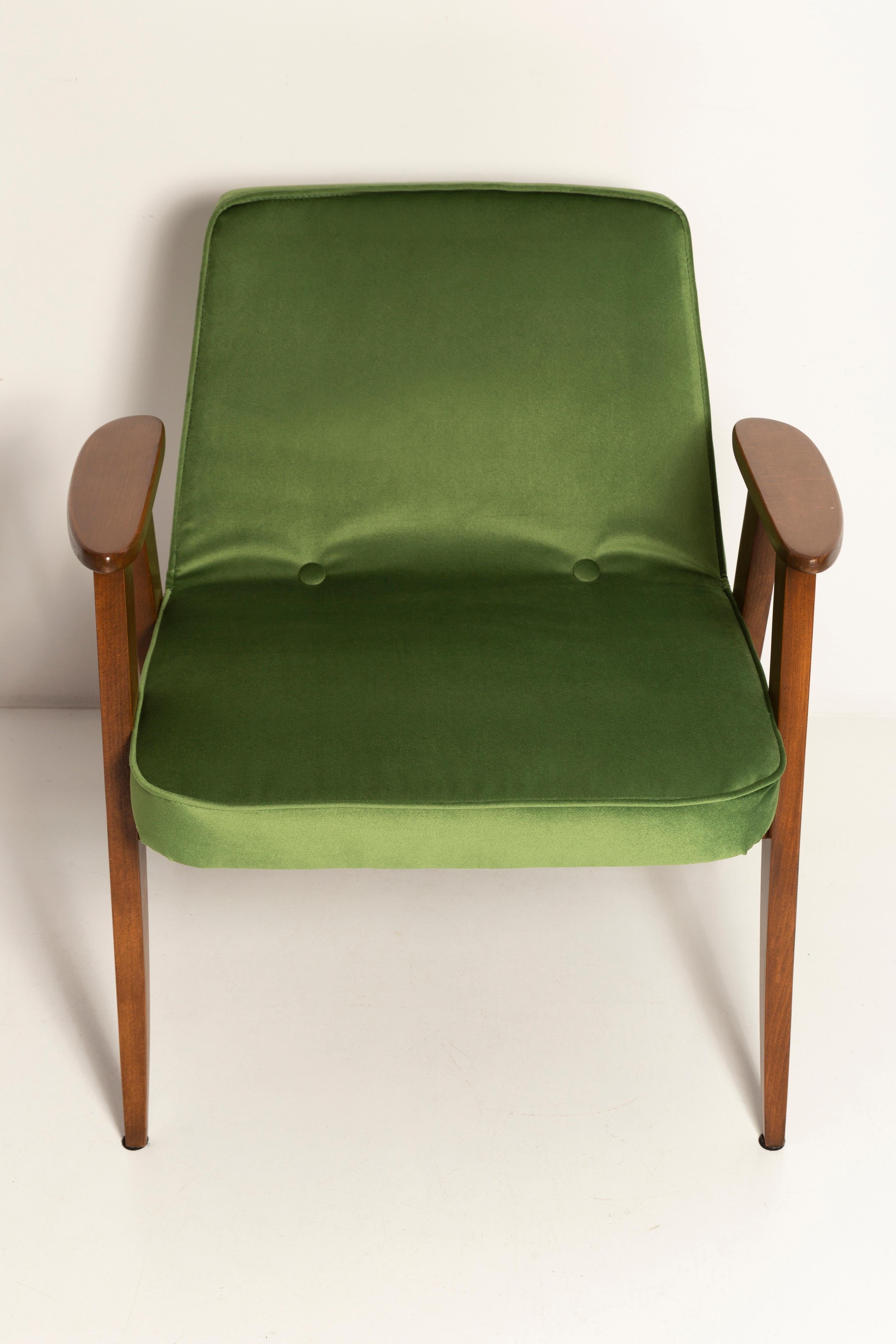 Textile Mid Century 366 Armchair in Green Velvet, by Jozef Chierowski, Europe, 1960s For Sale
