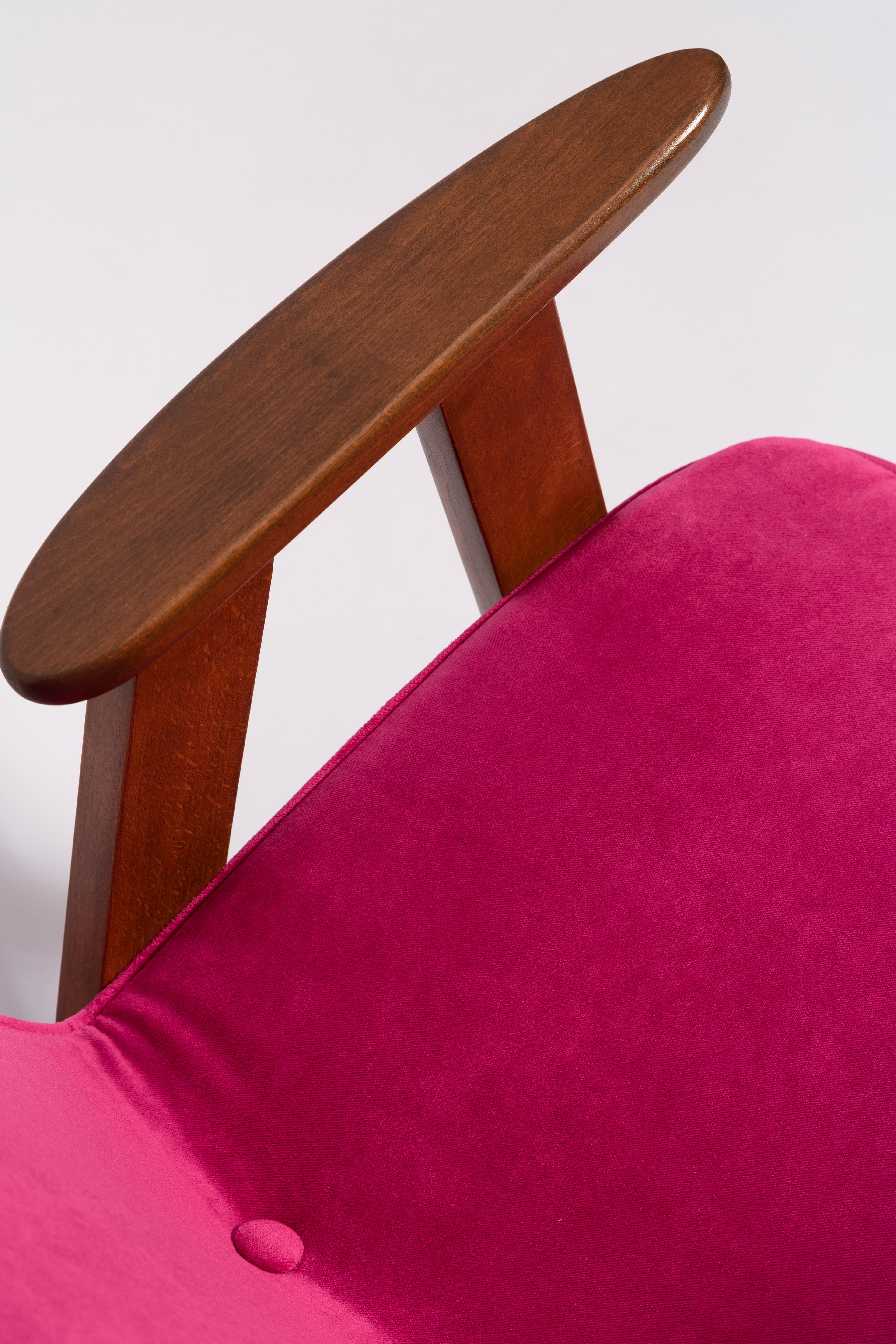 Polish Mid-Century 366 Armchair in Pink Velvet, by Jozef Chierowski, Europe 1960s For Sale