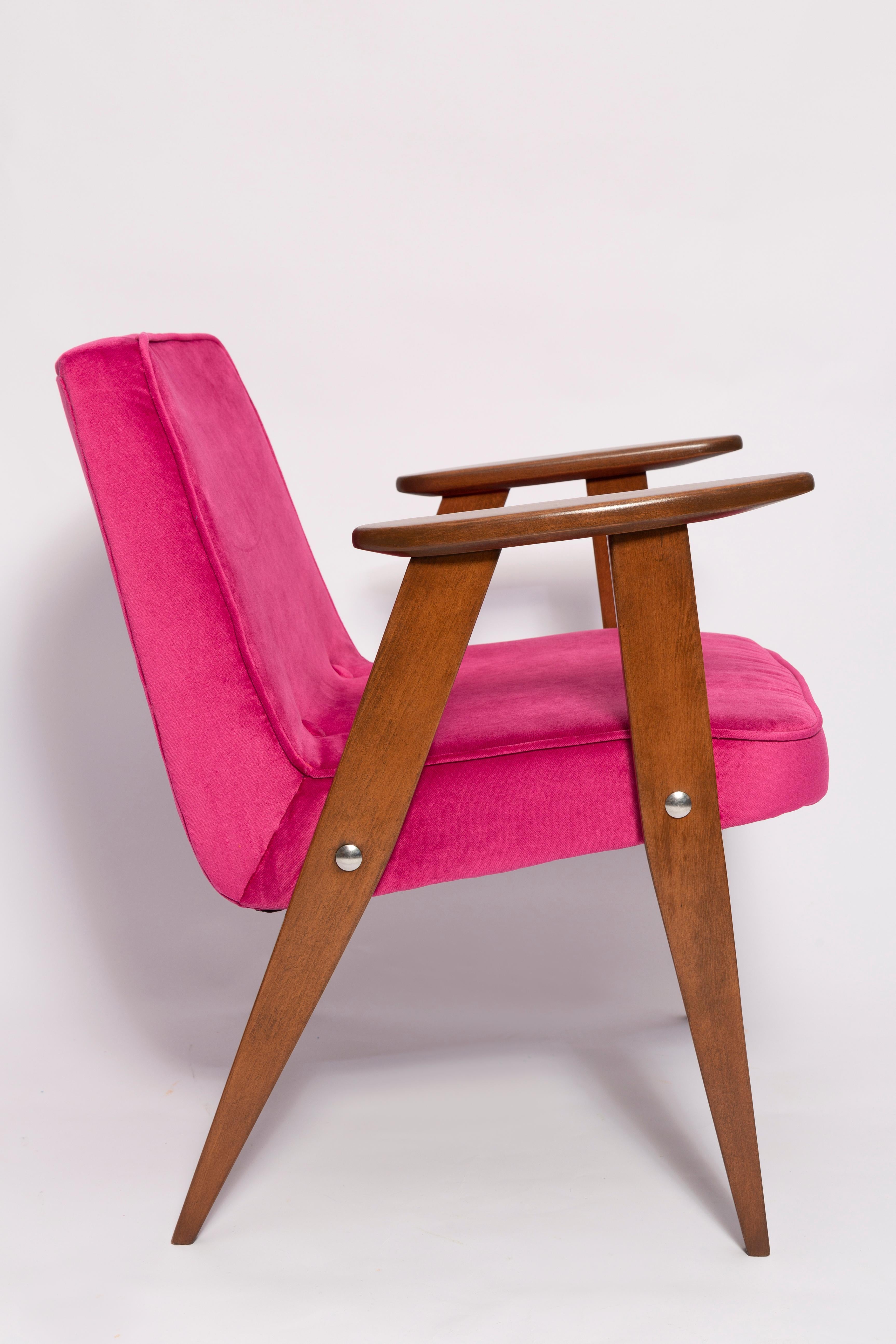 Hand-Crafted Mid-Century 366 Armchair in Pink Velvet, by Jozef Chierowski, Europe 1960s For Sale