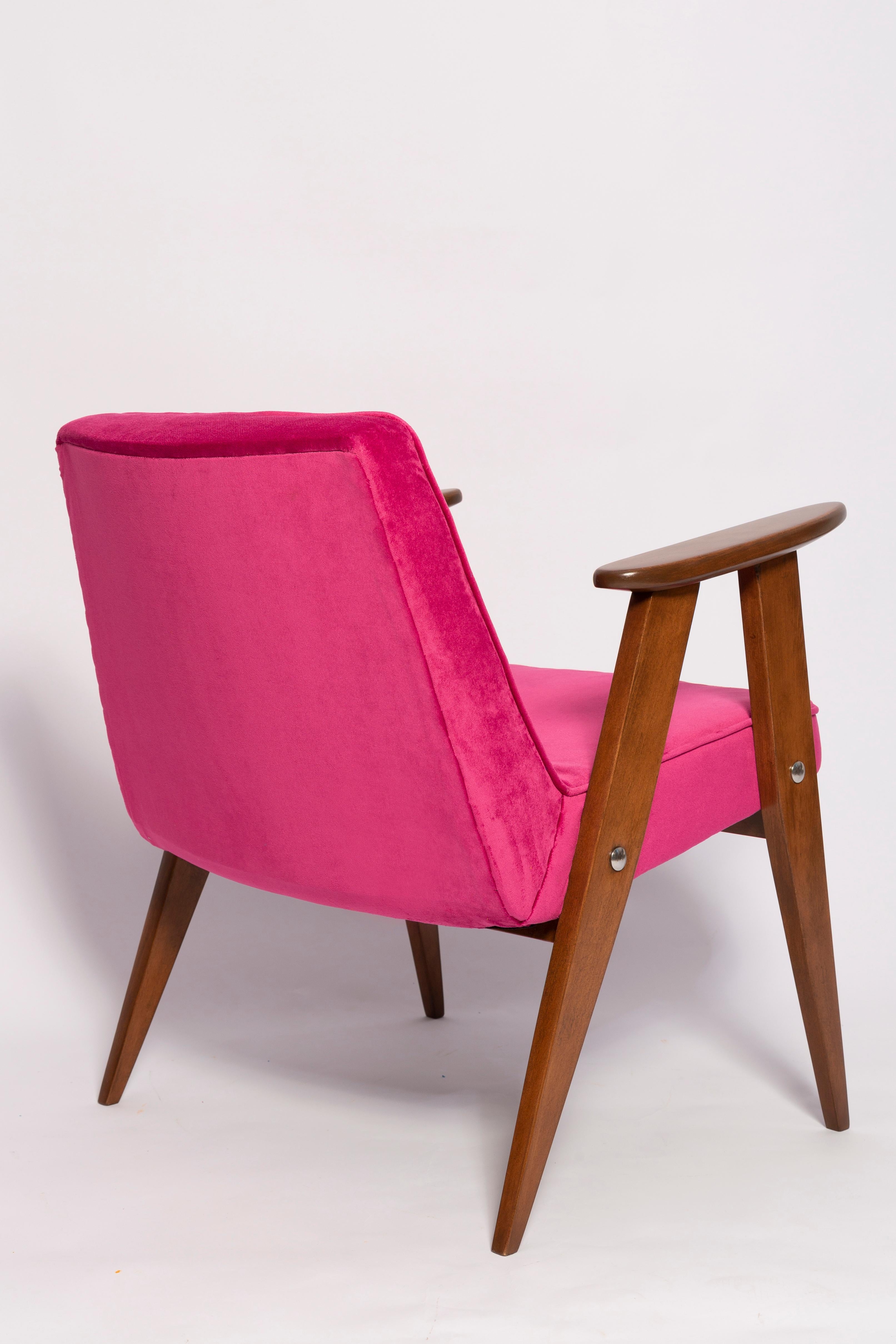 20th Century Mid-Century 366 Armchair in Pink Velvet, by Jozef Chierowski, Europe 1960s For Sale