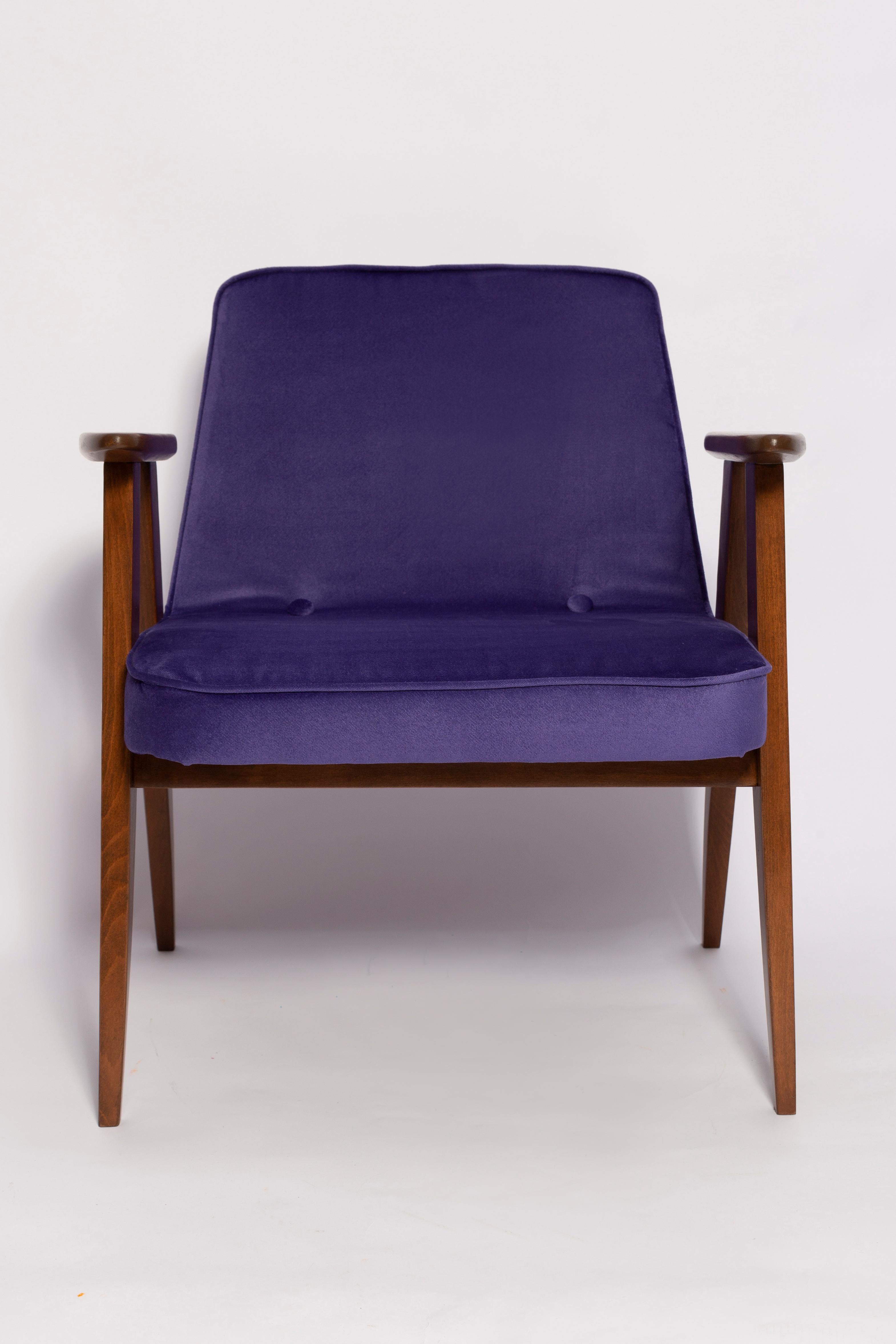 Mid-Century 366 Armchair in Purple Velvet, by Jozef Chierowski, Europe 1960s For Sale 2