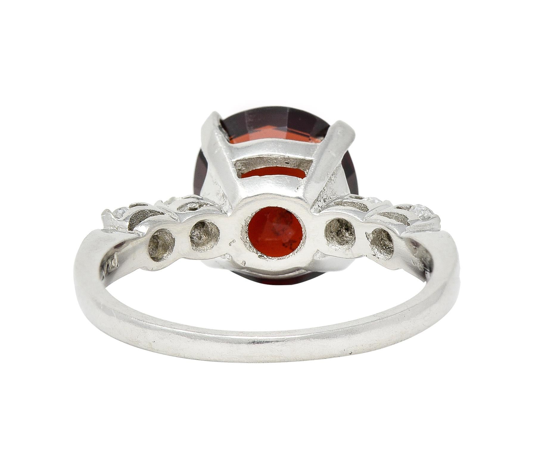Taille coussin Mid-Century 3.82 CTW Spinel Diamond Platinum Five Stone Vintage Ring (bague vintage à cinq pierres en platine) en vente