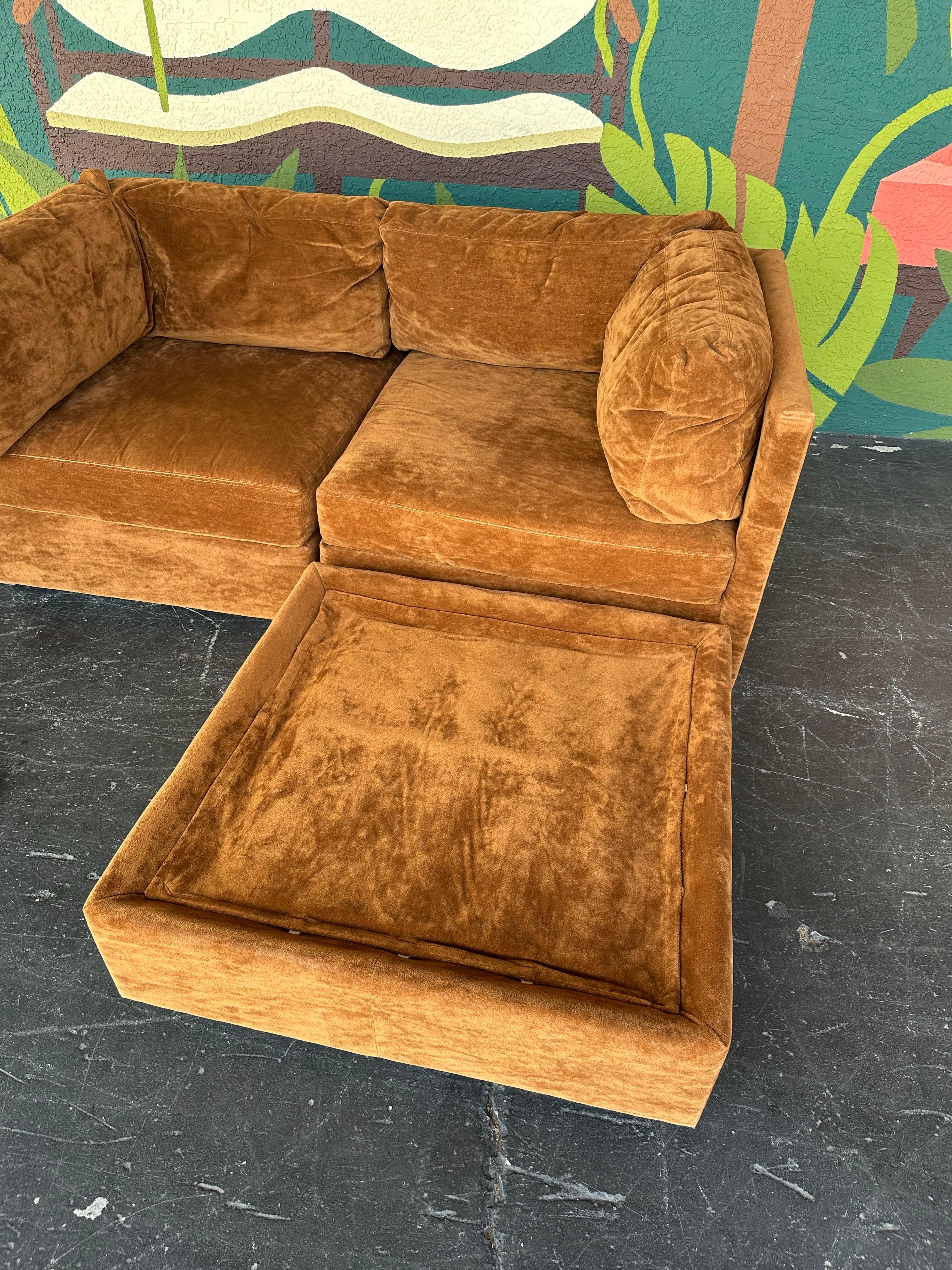 Mid Century 3pc Modular Braun Velours Loveseat Sektional im Angebot 3