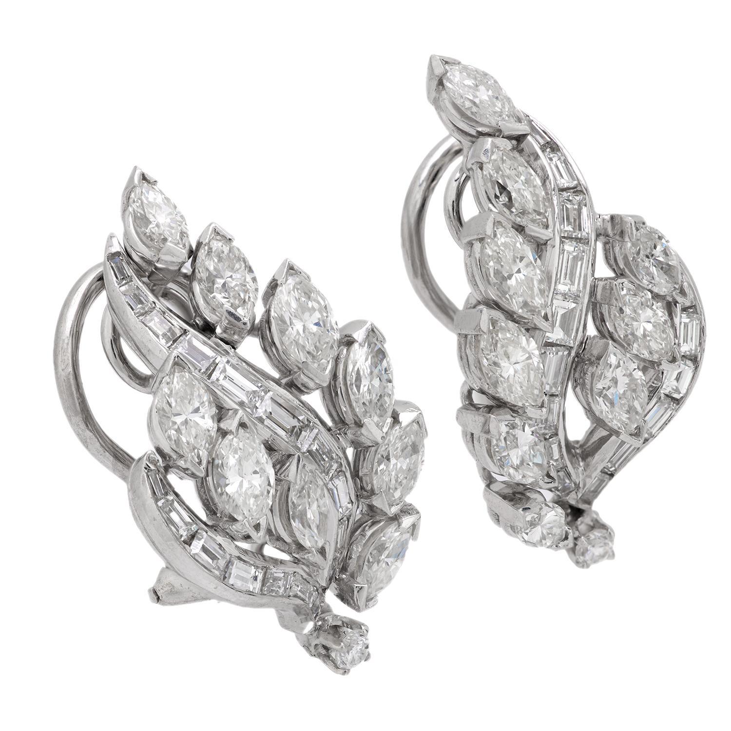 Moderno Mid Century 4 carat diamond platinum cluster earrings in vendita