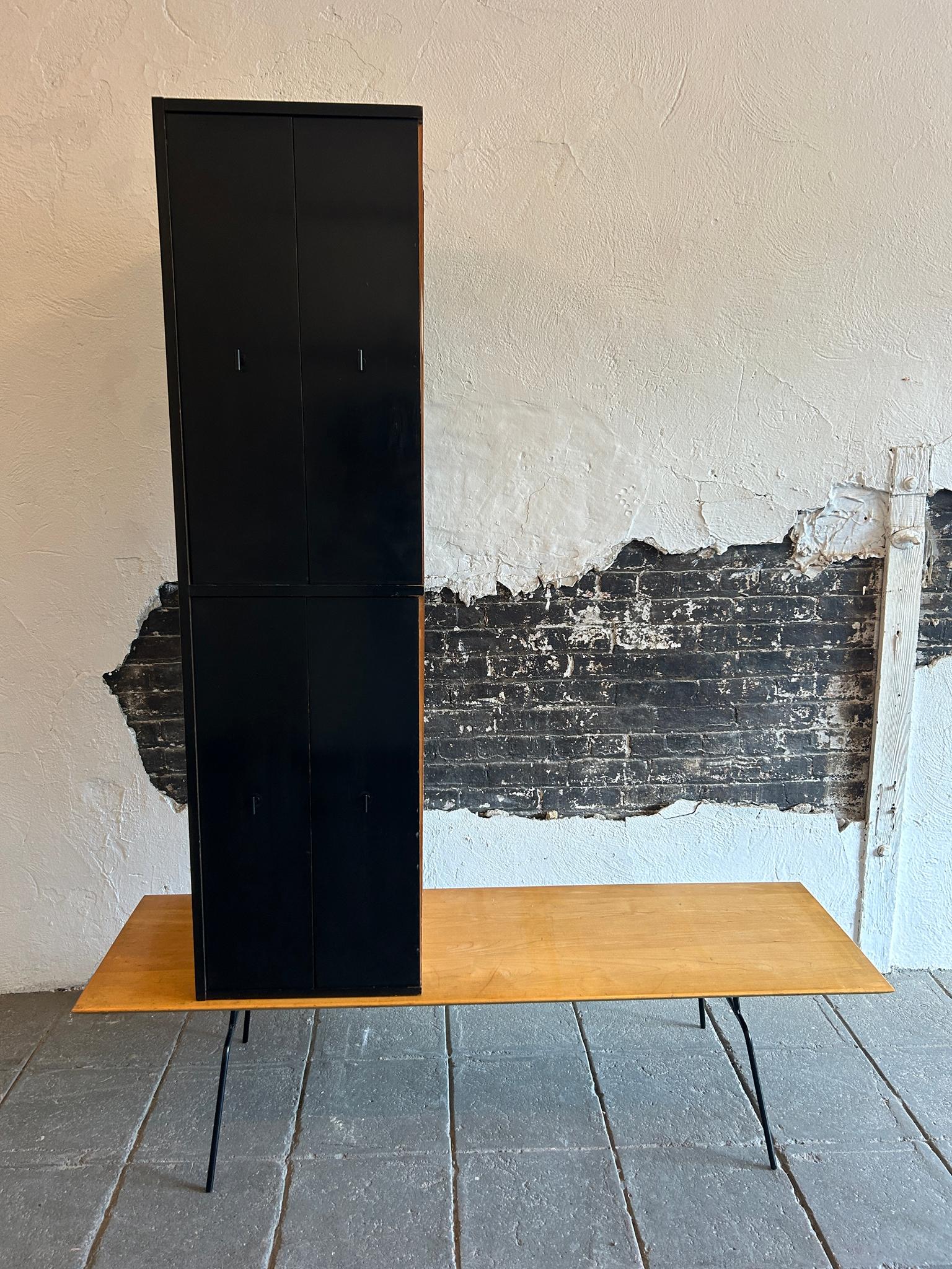 Commode basse noire à 4 tiroirs du milieu du siècle Paul McCobb Planner Group n° 1504 Base rare Bon état - En vente à BROOKLYN, NY