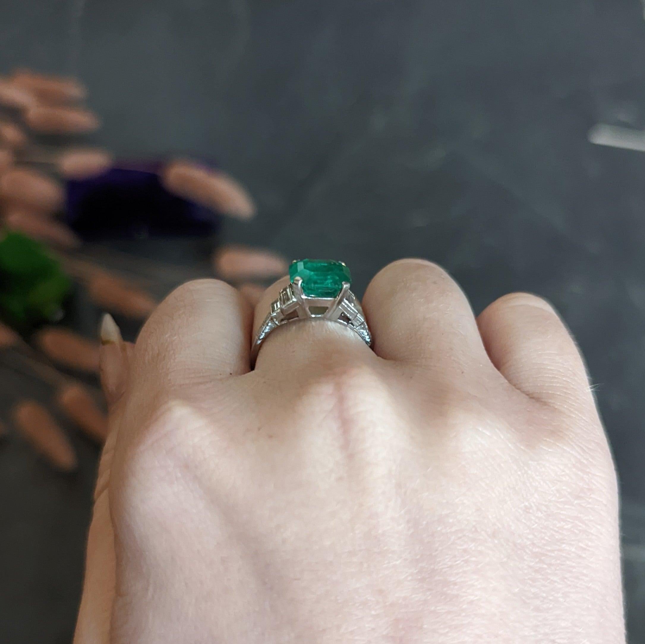 Mid-Century 4.03 Carats Colombian Emerald Diamond Platinum Cocktail Ring GIA 11