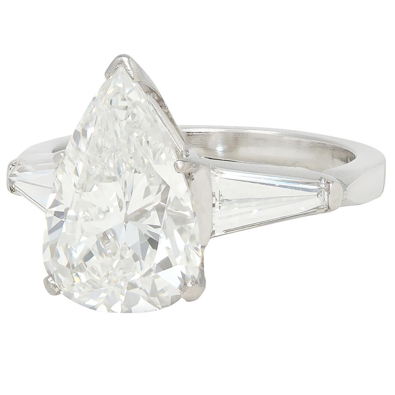 Medio Siglo 4.04 CTW Diamante Pera Platino Anillo de Compromiso Vintage Tres Piedras en venta 1