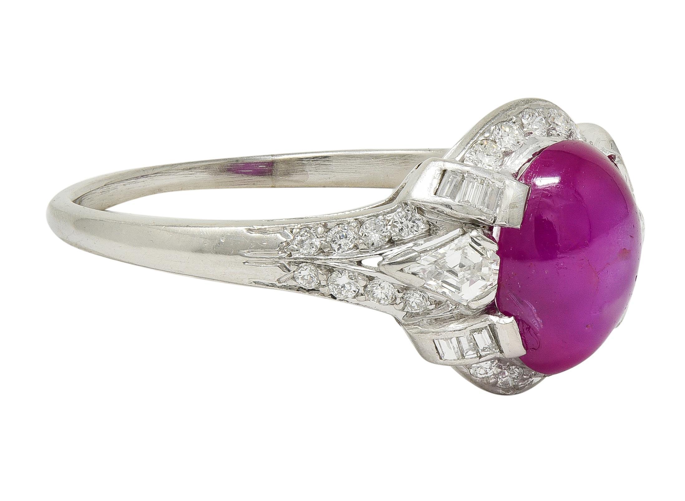 Moderno Anello Vintage By di metà secolo con diamante e rubino a stella da 4,10 CTW in platino in vendita
