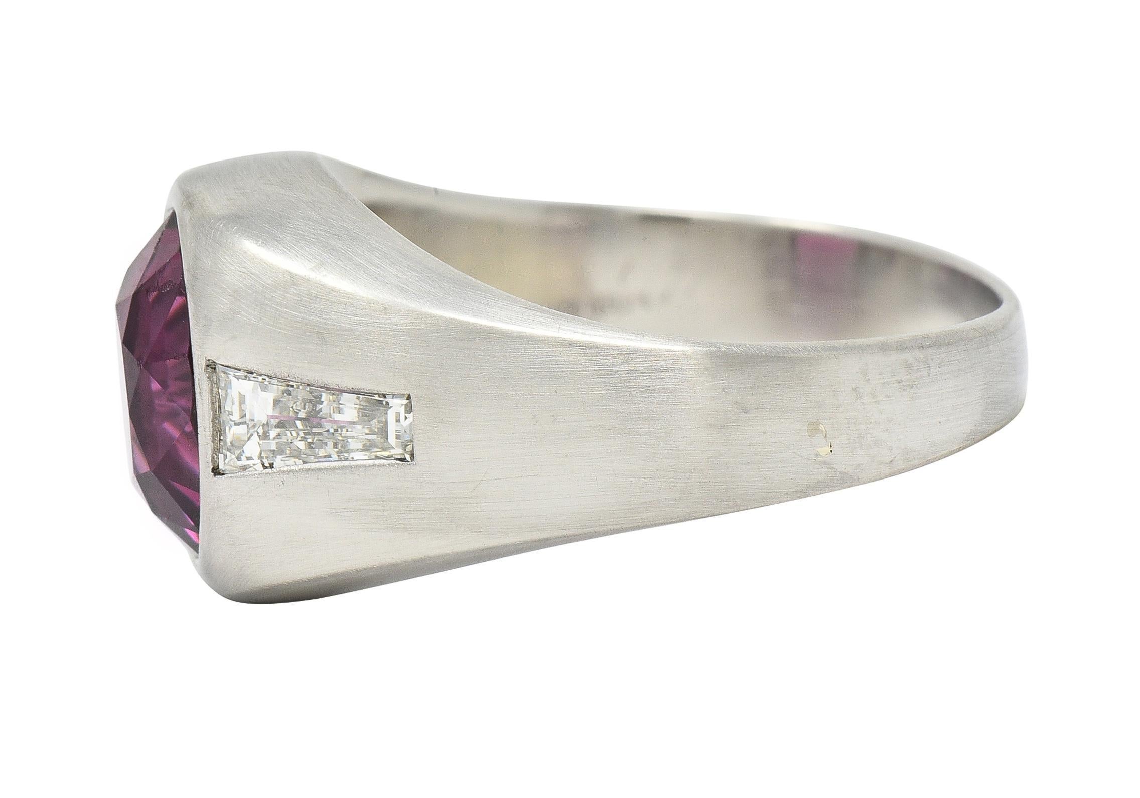 Mid-Century 4.12 CTW Garnet Diamond Platinum Vintage Unisex Signet Ring For Sale 1