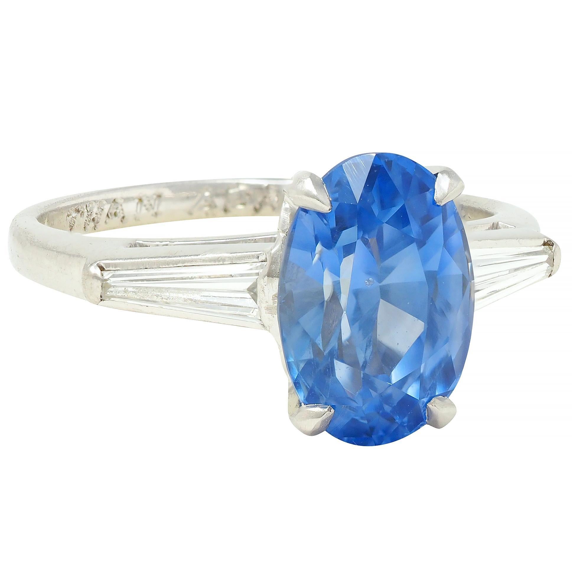Medio Siglo 4.29 CTW Sin Calor Zafiro de Ceilán Diamante Platino Anillo Vintage GIA Corte oval en venta