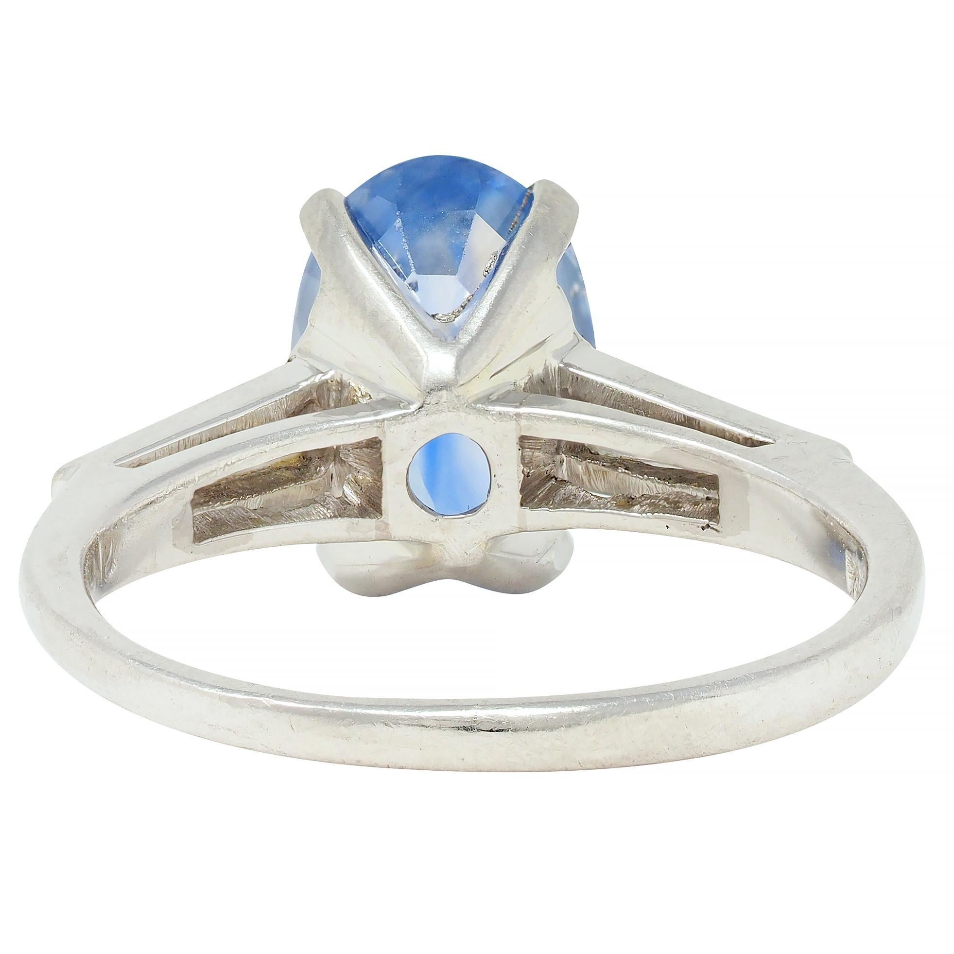Femenino o masculino Medio Siglo 4.29 CTW Sin Calor Zafiro de Ceilán Diamante Platino Anillo Vintage GIA en venta