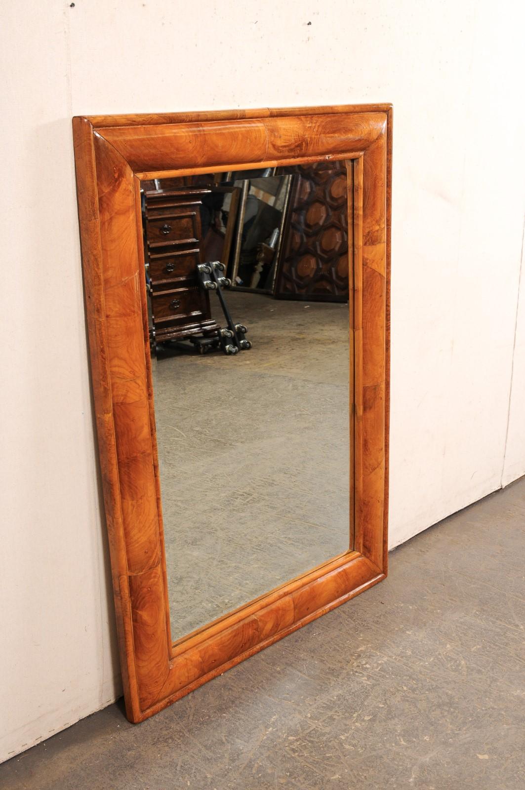 Specchio Mid-Century alto 4,5 piedi con bordo a venatura Wood in vendita 1