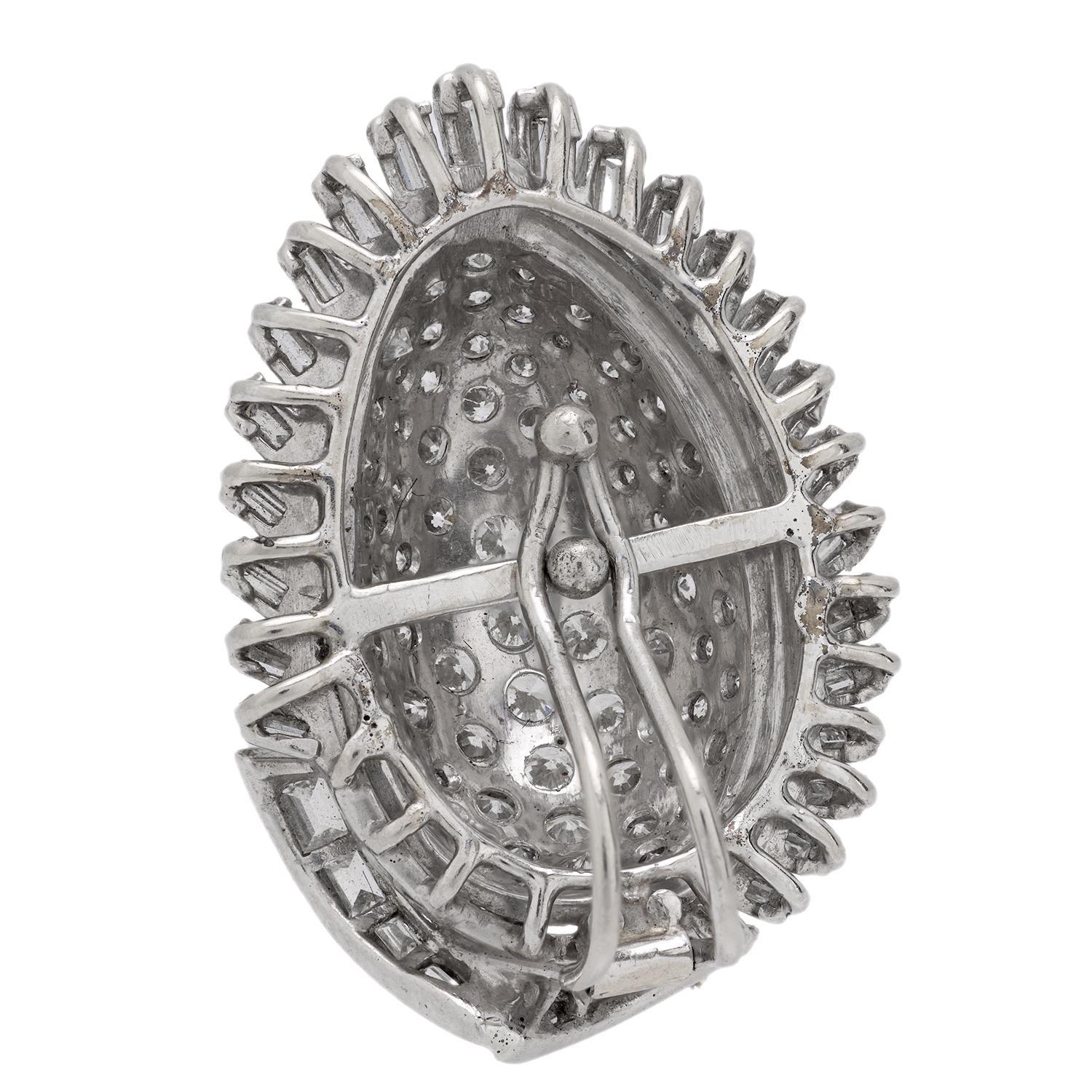 Mid Century 4.50 carat total weight diamond 14k white gold pendant Corte baguette en venta