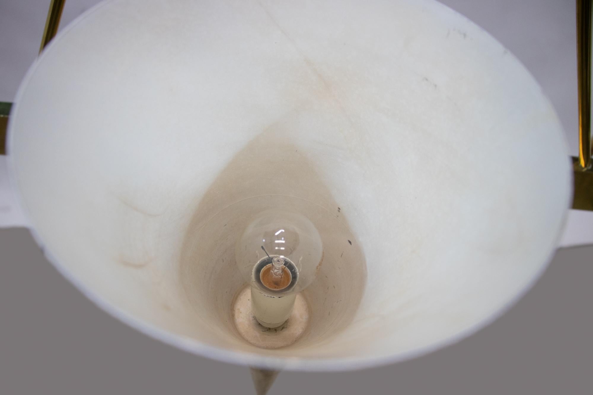Lampadario a cono in ottone della metà del secolo scorso, alla maniera di Stilnovo, Italia, anni '50 in vendita 6