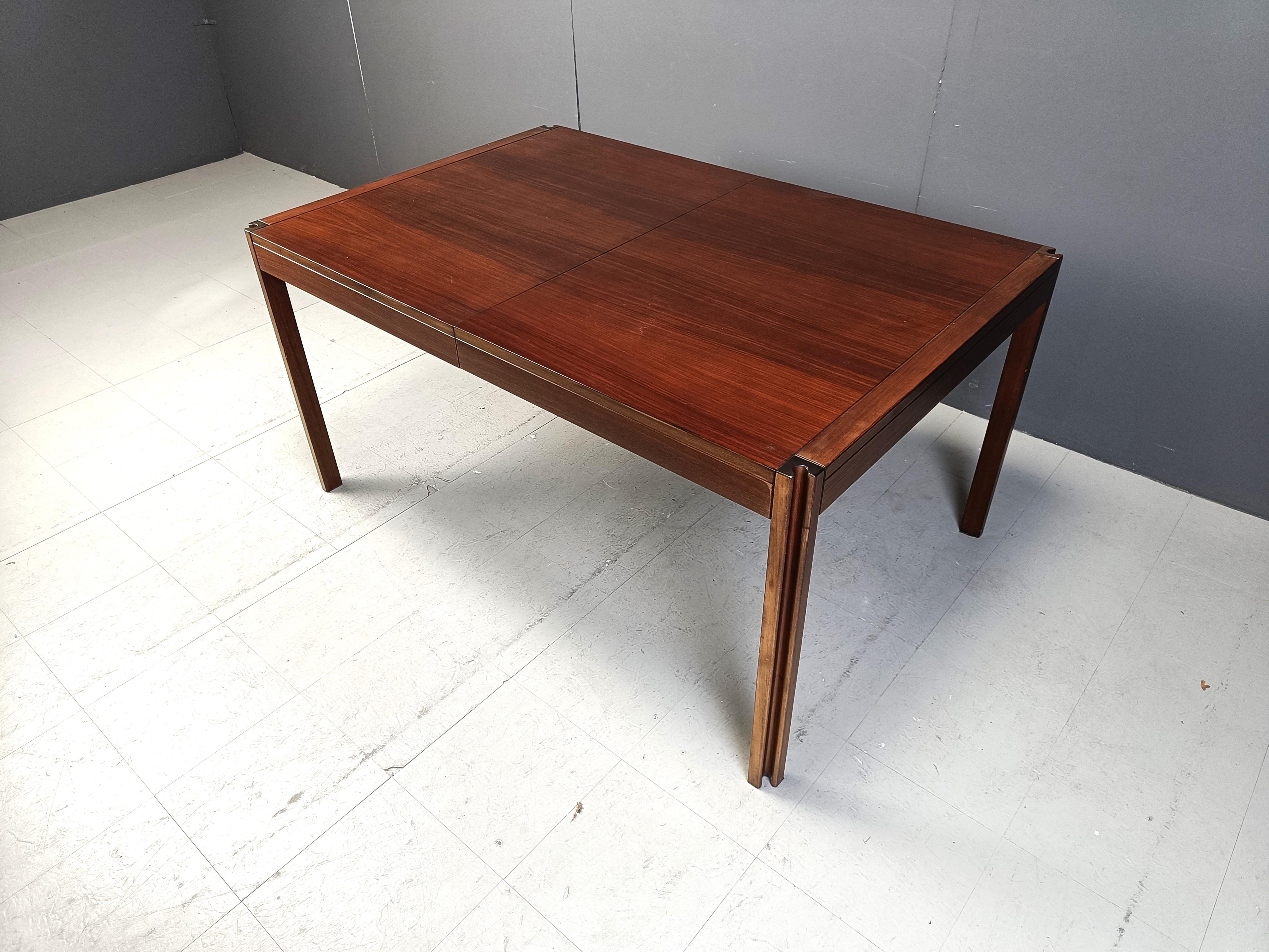 Bois Table à manger 4D d'Angelo Mangiarotti pour Molteni, 1970 en vente
