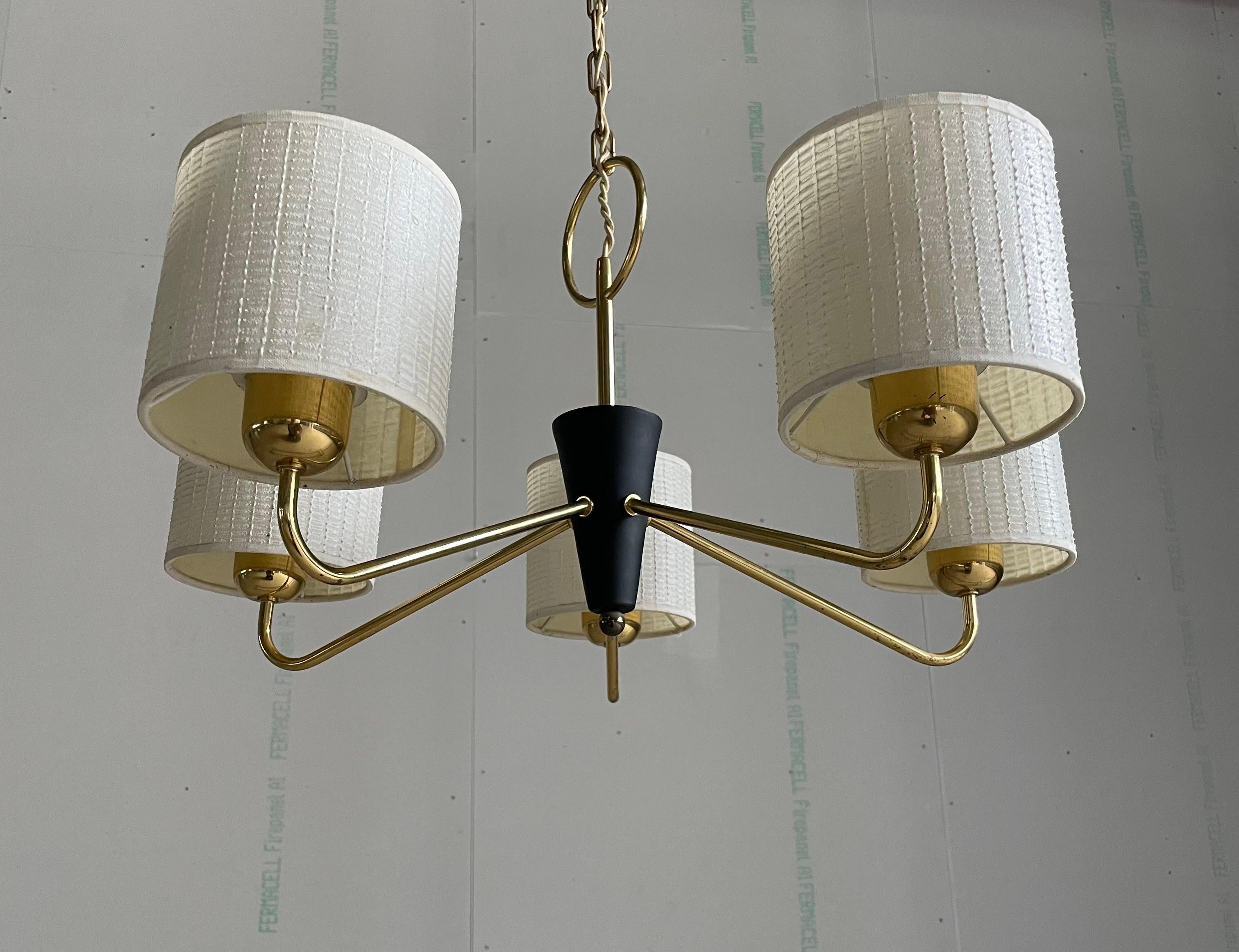 Lampada da soffitto in ottone a 5 elementi del Mid Century in vendita 3