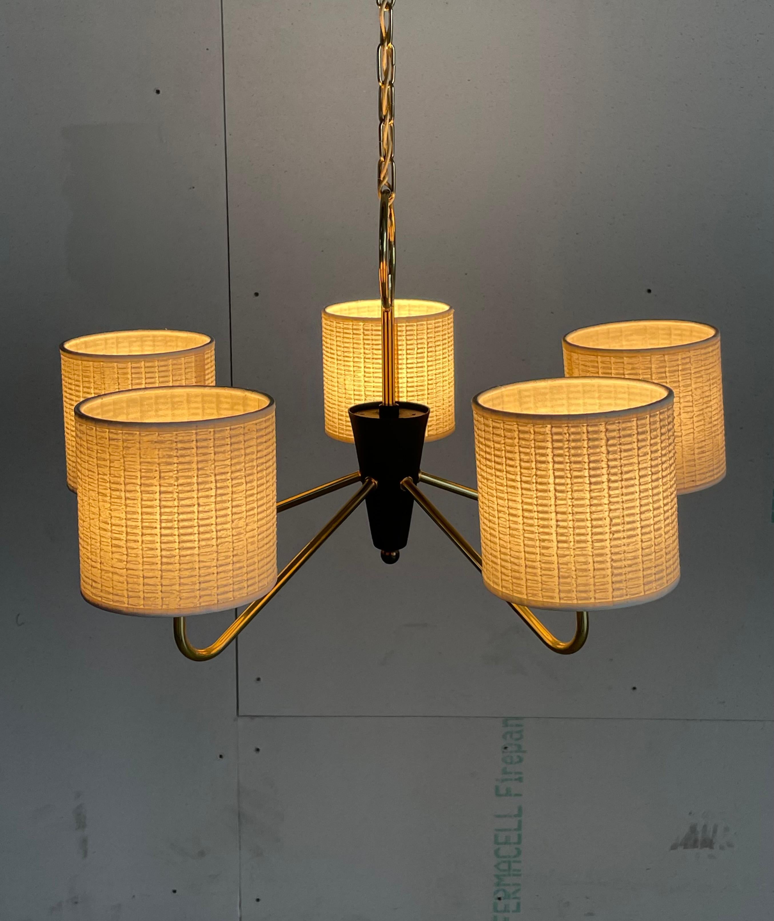 Lampada da soffitto in ottone a 5 elementi del Mid Century in vendita 8