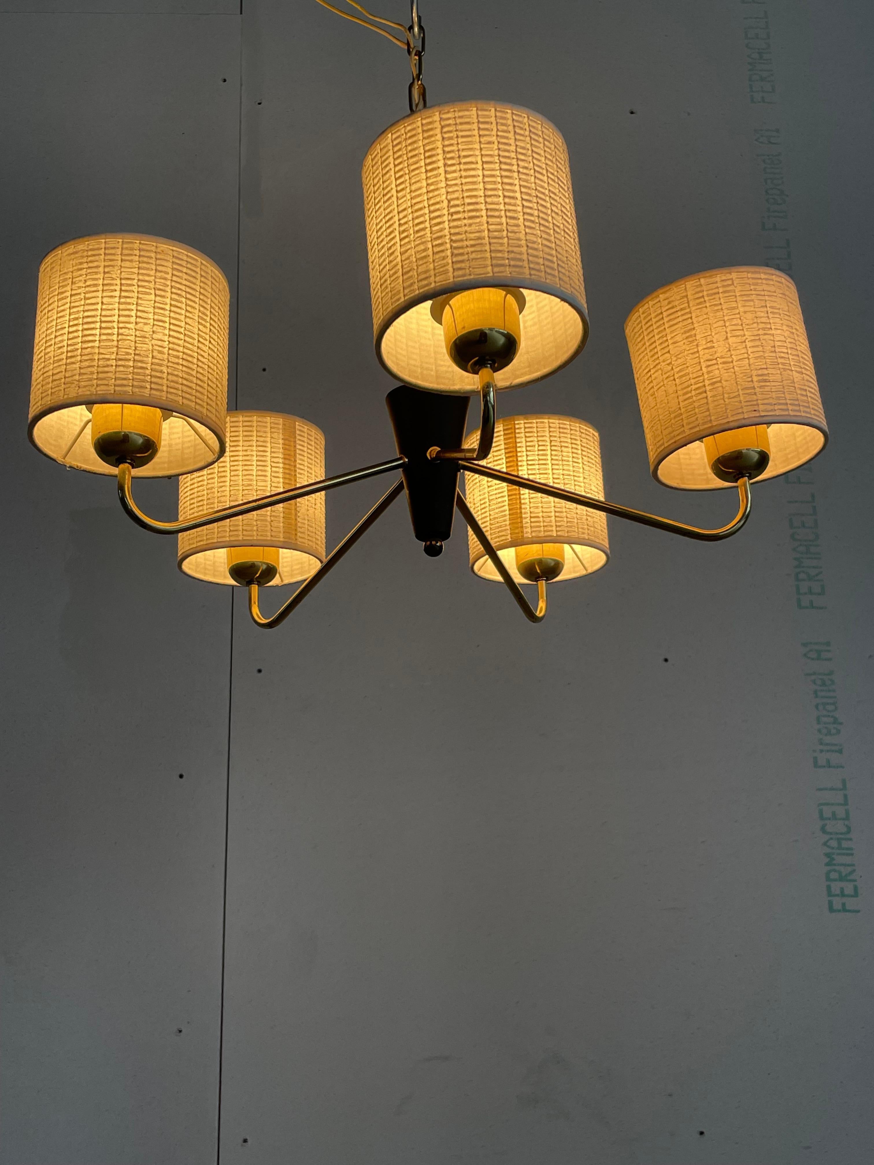 Lampada da soffitto in ottone a 5 elementi del Mid Century in vendita 10