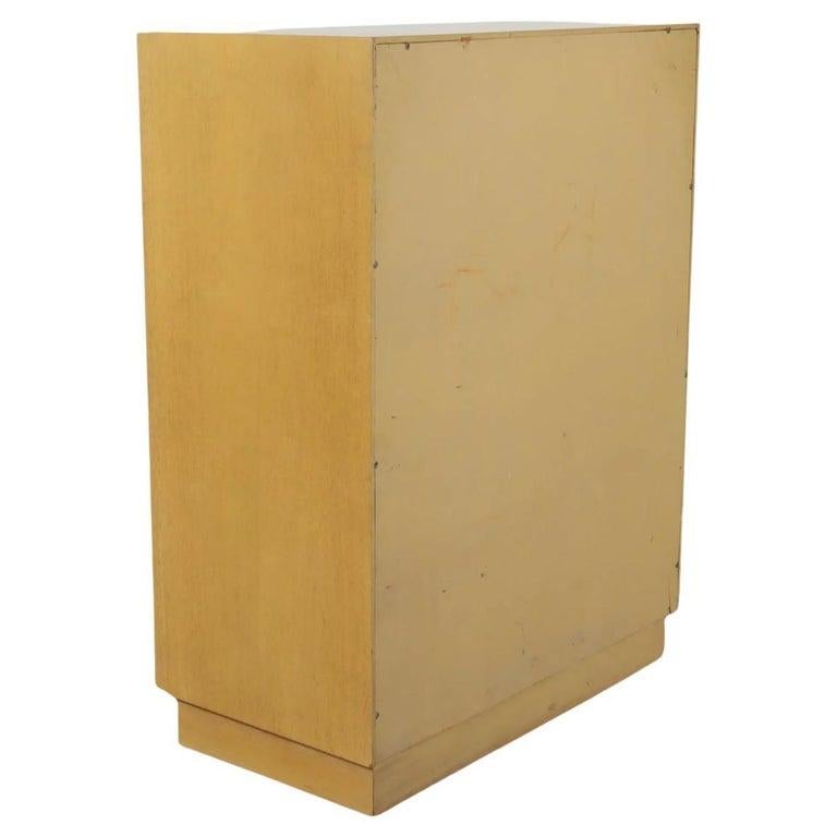 Mid-Century moderno Comò alto a 5 cassetti di metà secolo con tiretti rotondi in ottone in vendita