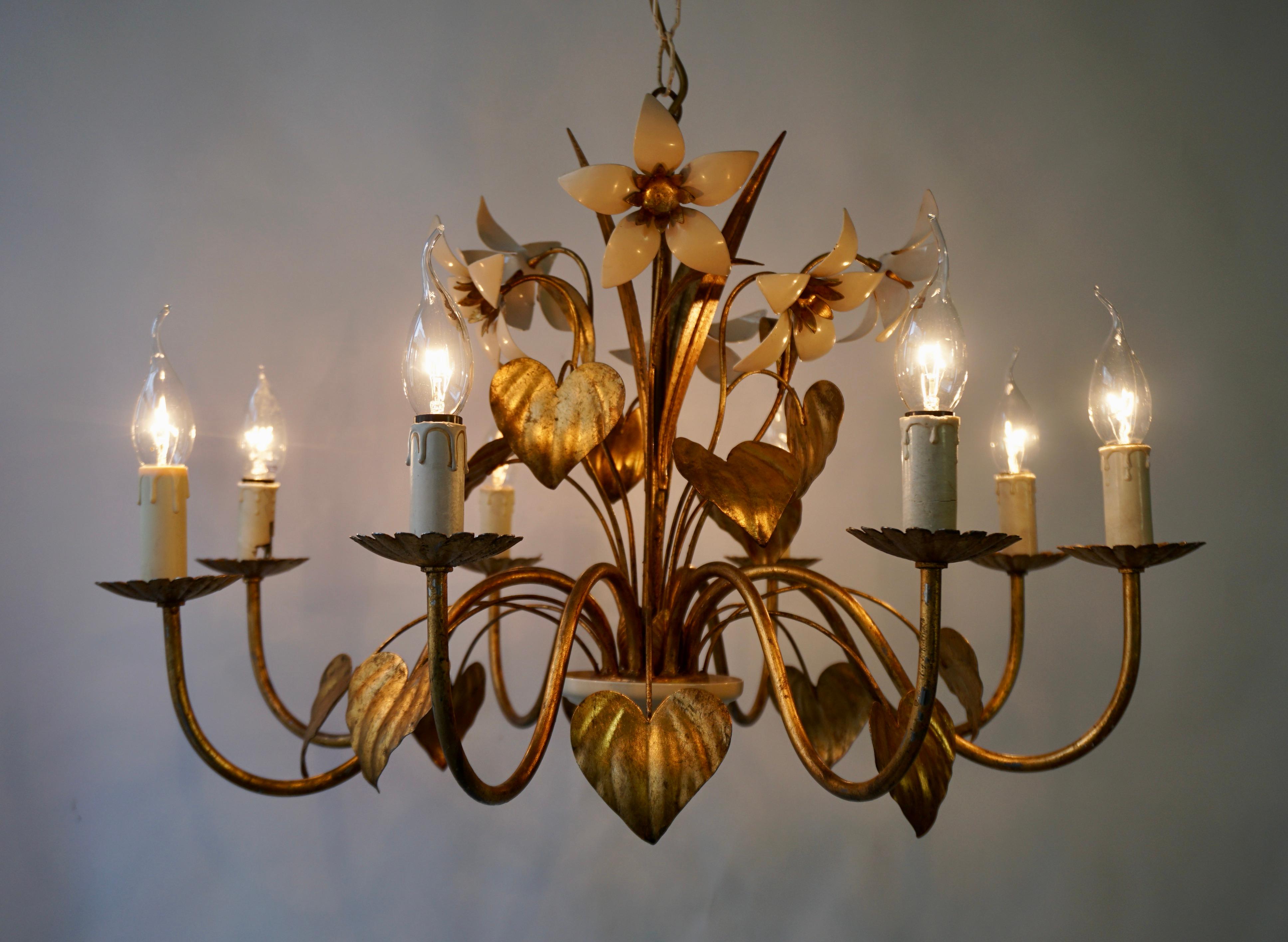 Mid-Century 5-Light Gilt Leaf & White Blossom Chandelier by Hans Kögl, 1970s In Good Condition For Sale In Antwerp, BE