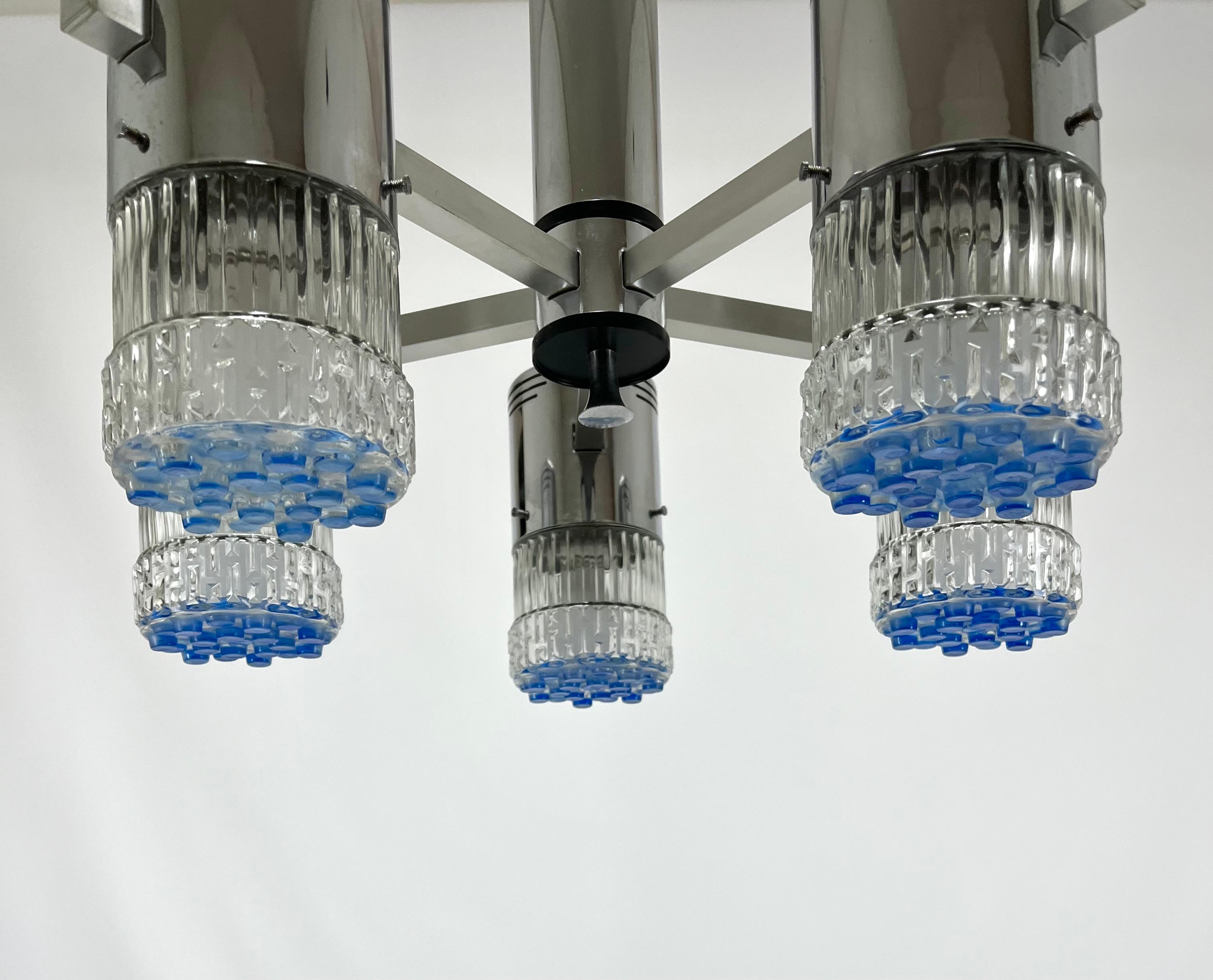 Mid-Century Modern mid-century 5 lights italian chandelier in chrome and glass For Sale