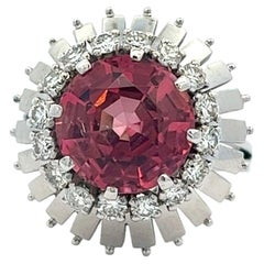 Cocktailring aus 18 Karat Weißgold mit 5,08 Karat rosa Turmalin und Diamant