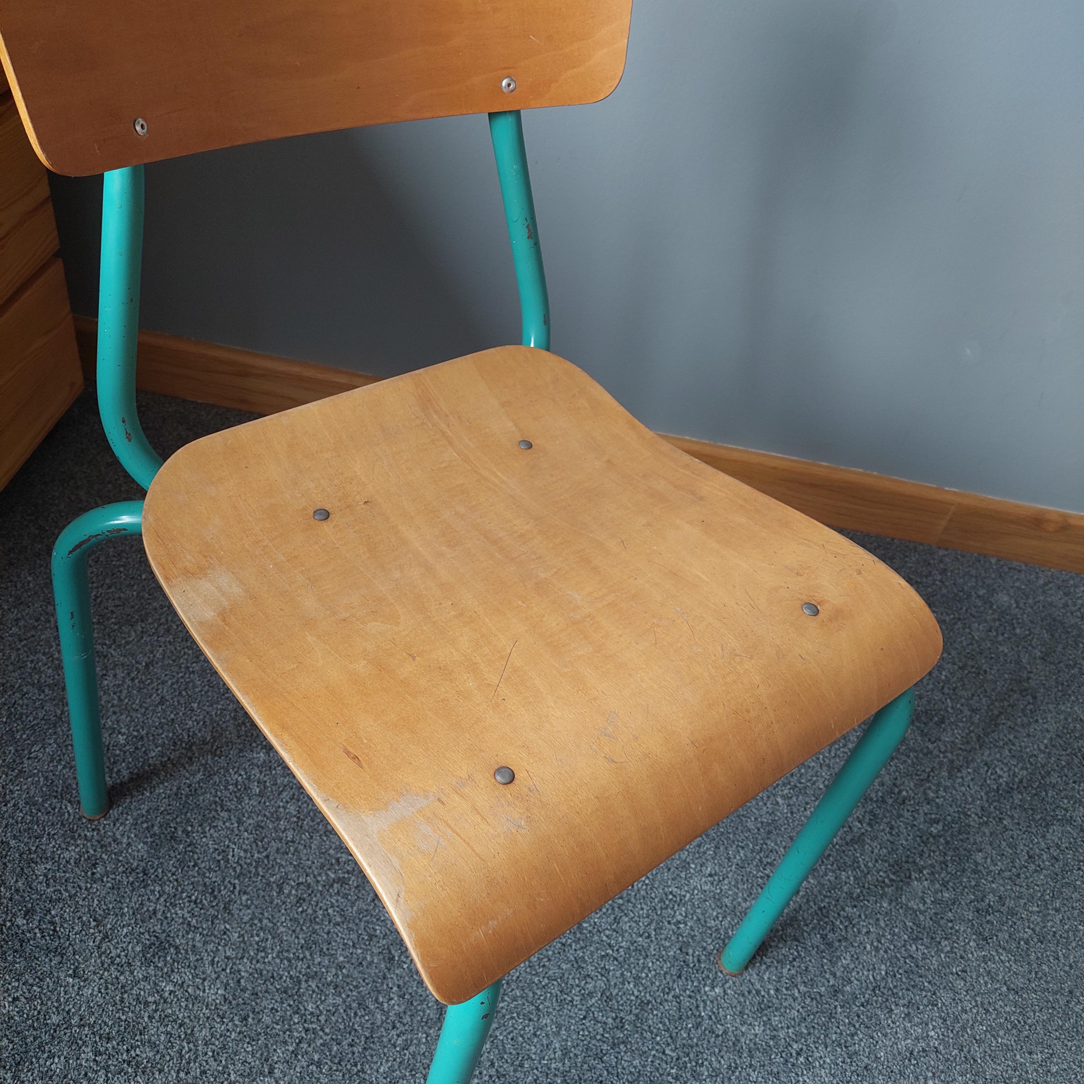 Industrieller Erwachsenen-Stuhl aus Metall und Sperrholz, Mid-Century 50er Jahre (20. Jahrhundert)