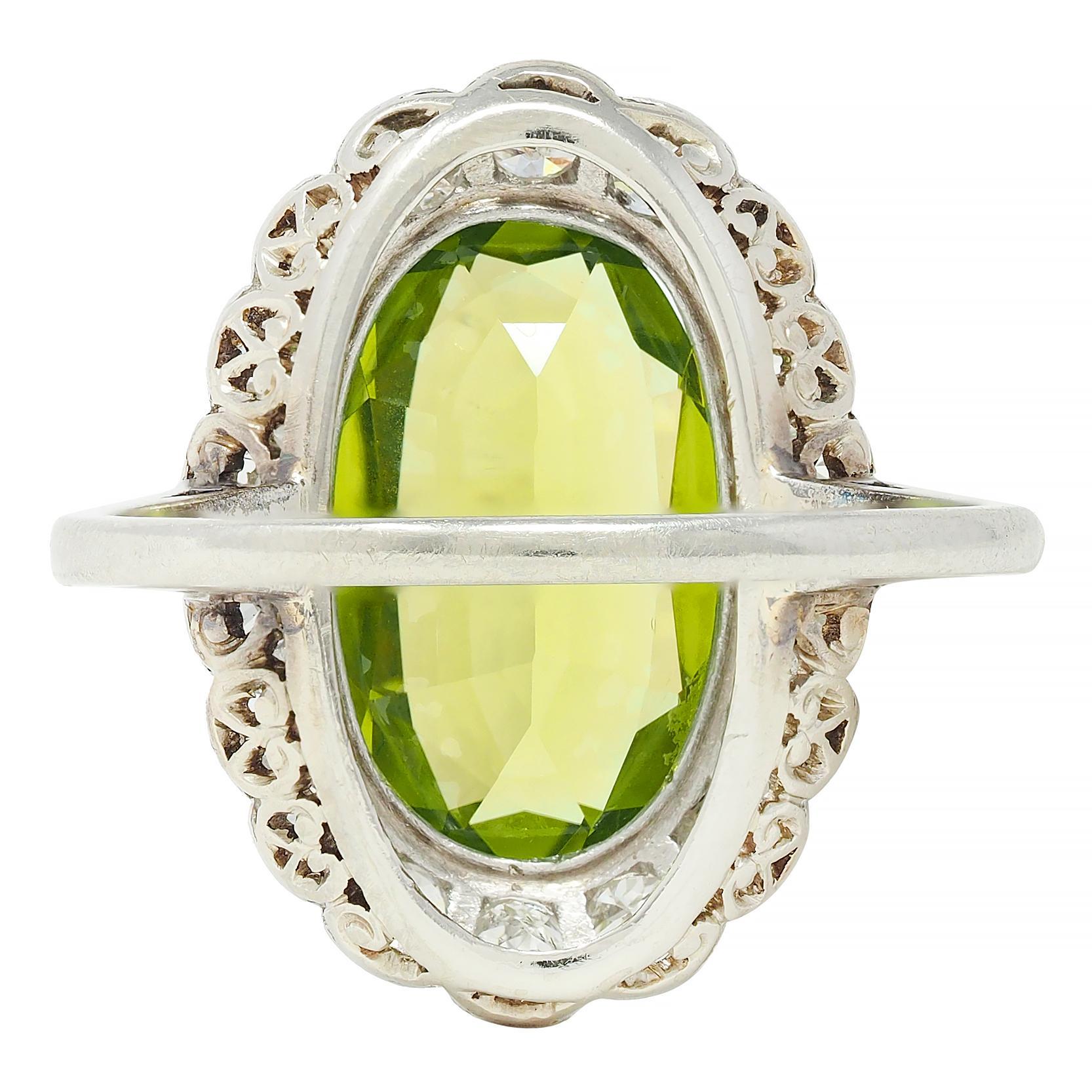  Mid-Century 5.35 CTW Peridot Diamond Platinum 14K White Gold Vintage Halo Ring (Bague Halo Vintage en or blanc) Unisexe 