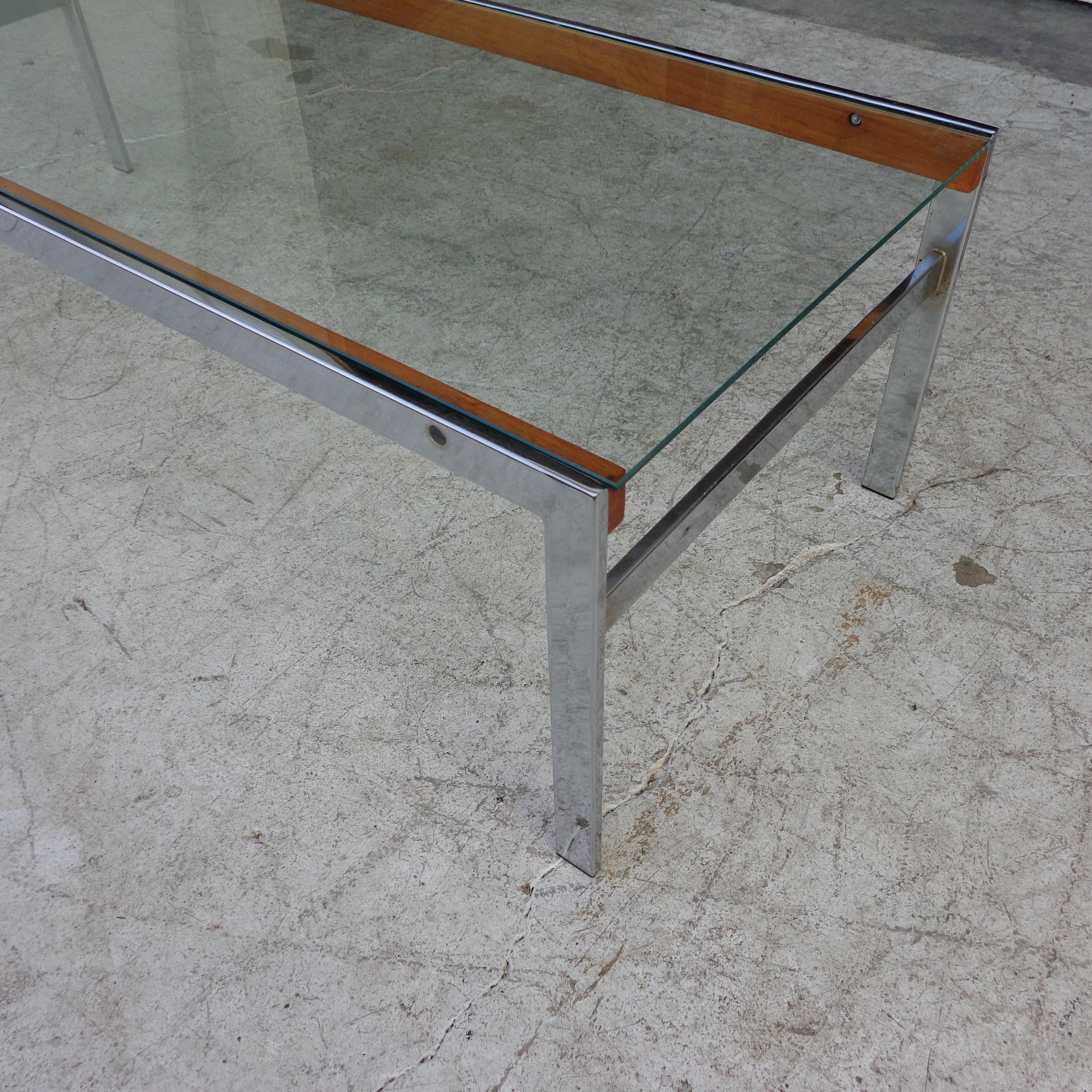 Mid Century Glass Top Chrome Wood Coffee Table In Good Condition For Sale In Pasadena, TX