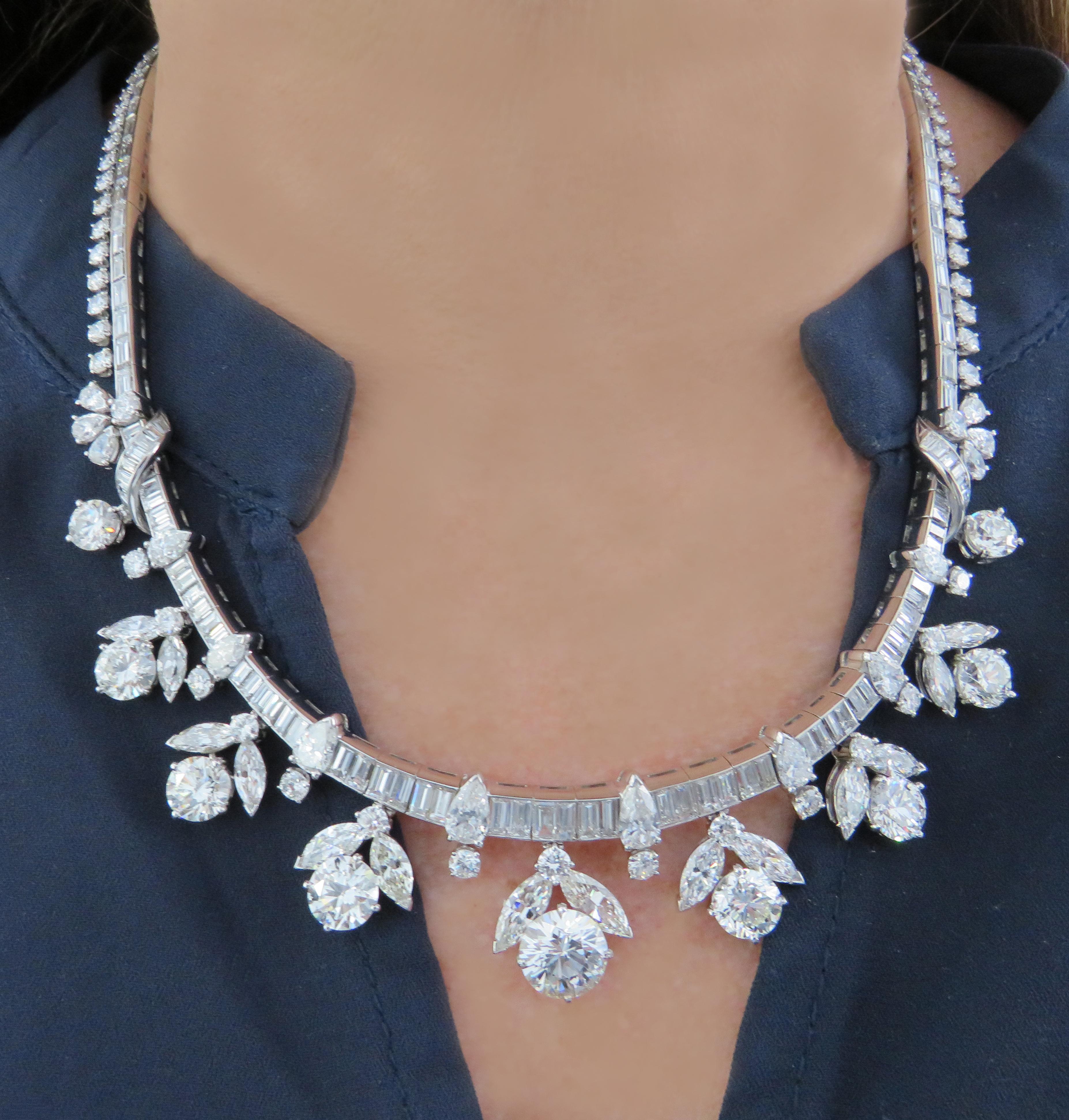 Women's Mid-Century 56.50 Carat Diamond Cluster Necklace