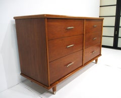 Mid Century 6 Drawer Dresser in the style of American of Martinsville