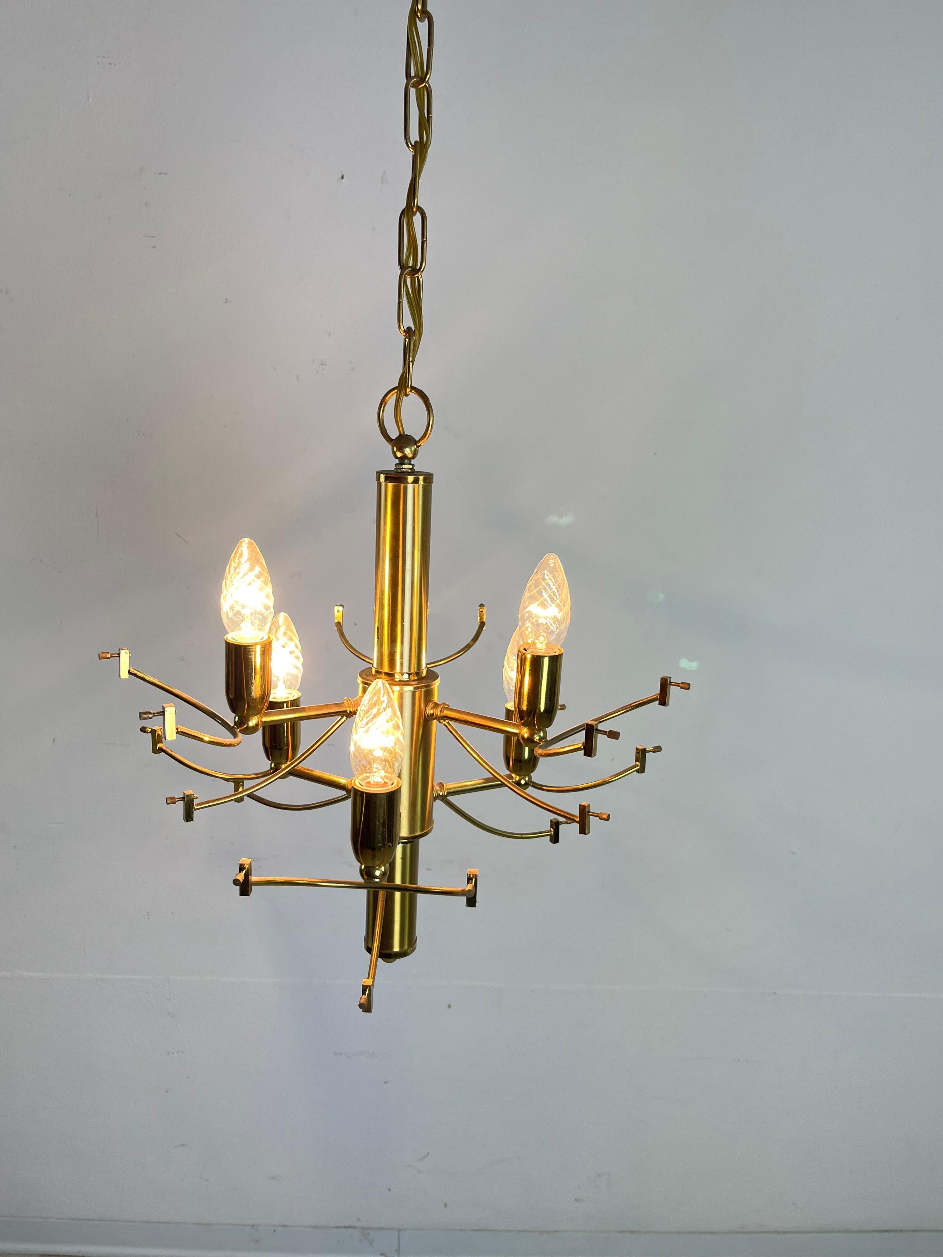 Lampadario a 6 luci in ottone e cristallo di metà secolo, attribuito a Sciolari 1960 in vendita 5